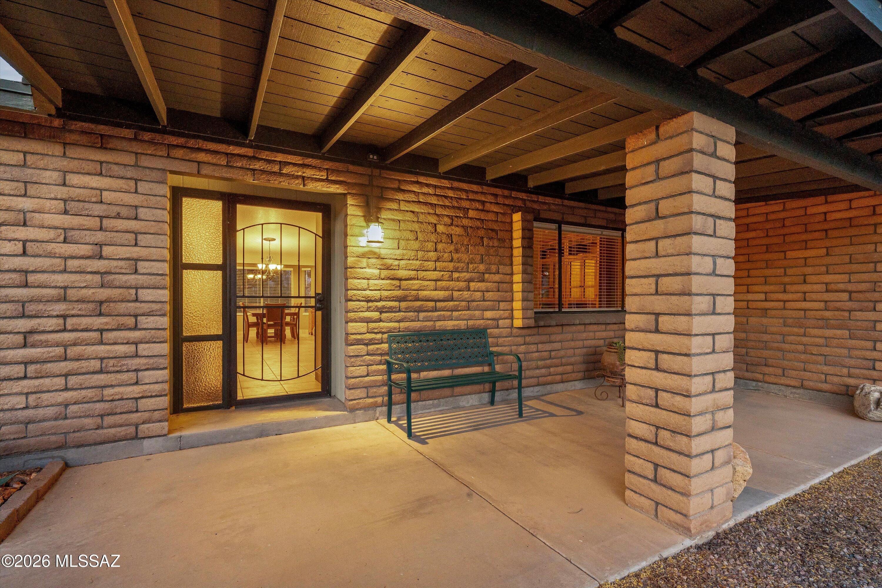 5230 N Avenida Largo