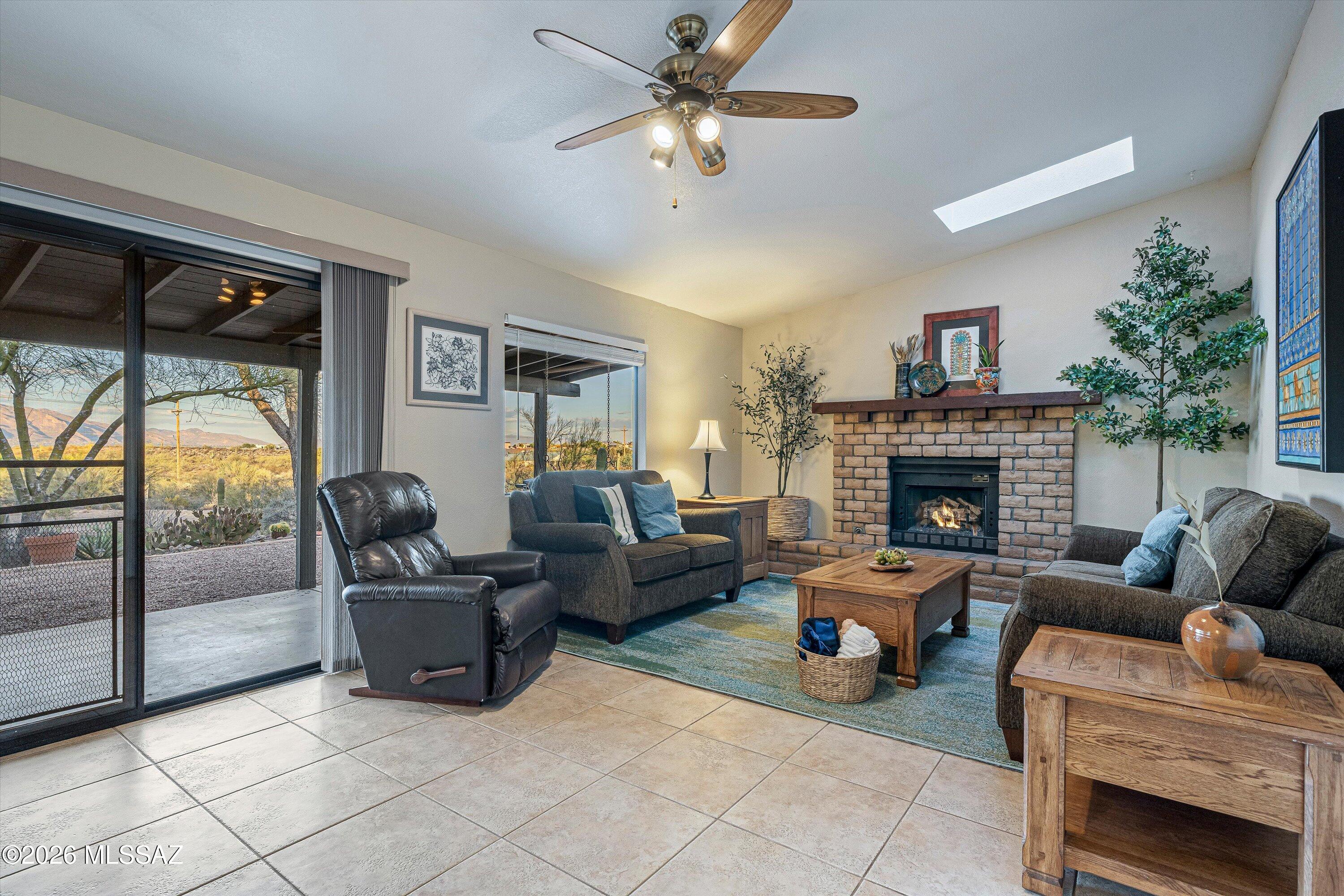 5230 N Avenida Largo