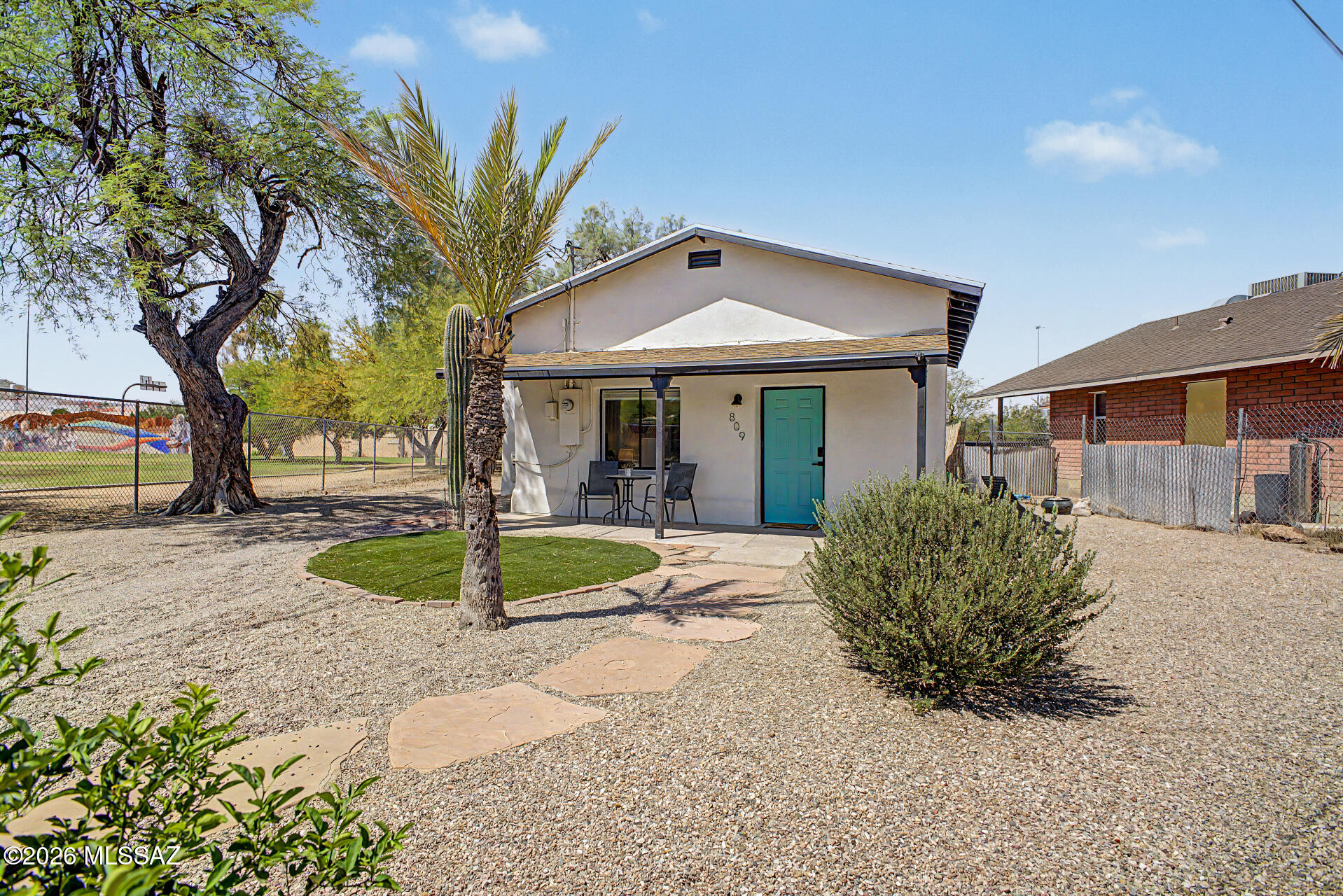 809 N Contzen Avenue
