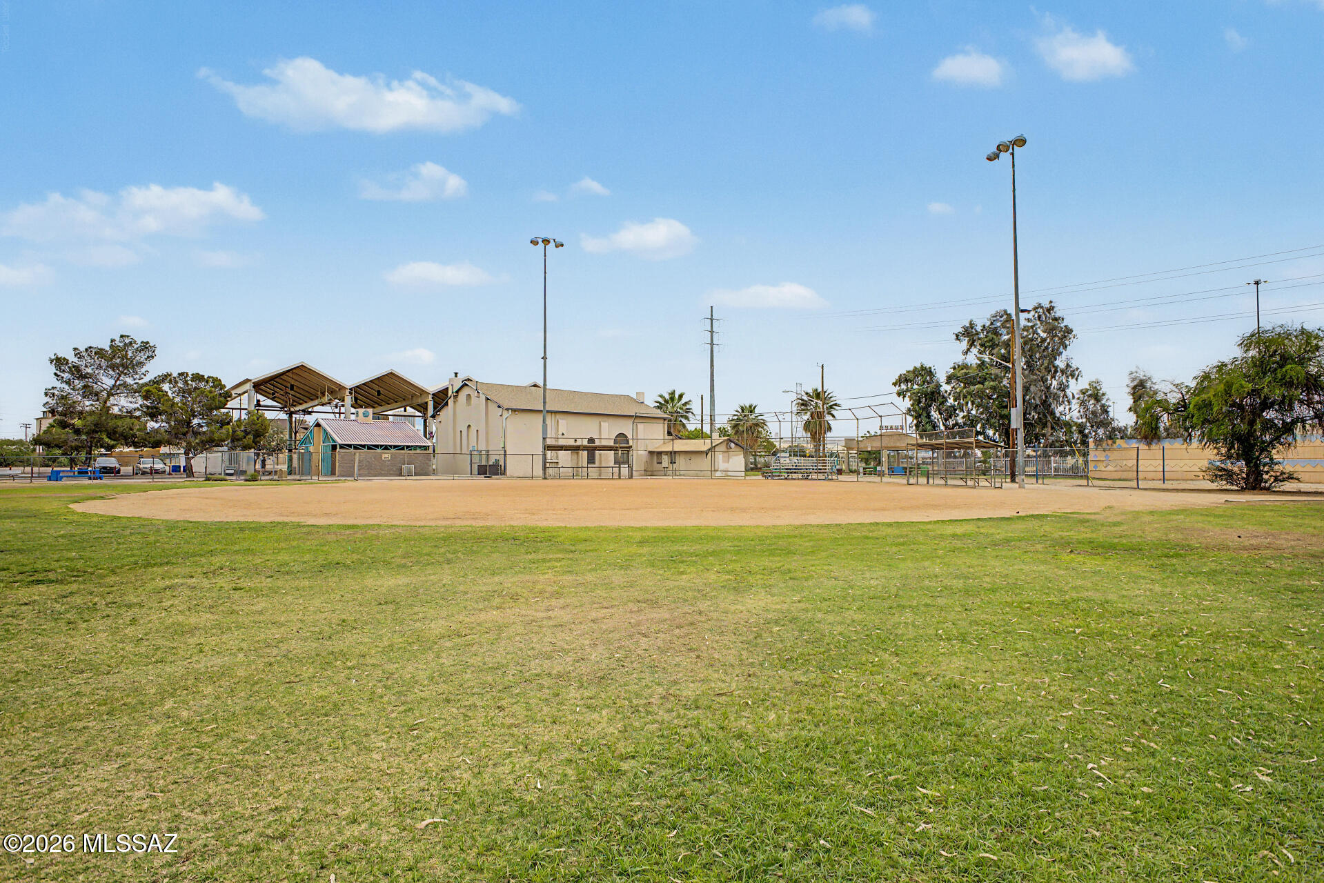 809 N Contzen Avenue