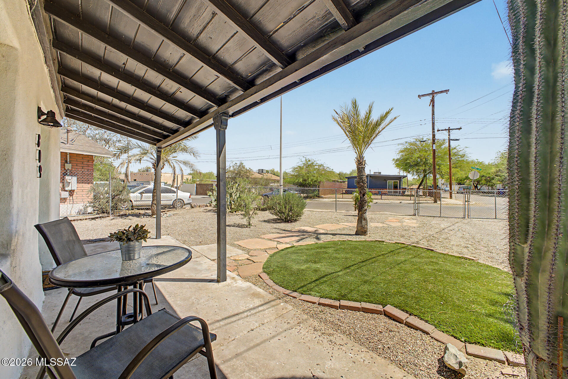 809 N Contzen Avenue