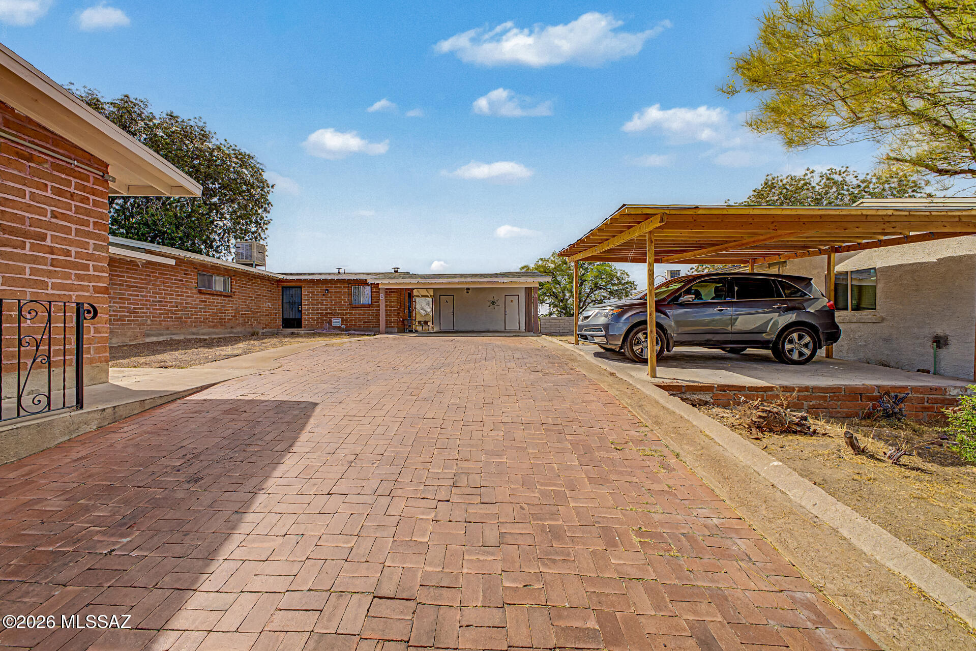 451 N Macnab Drive N A&B