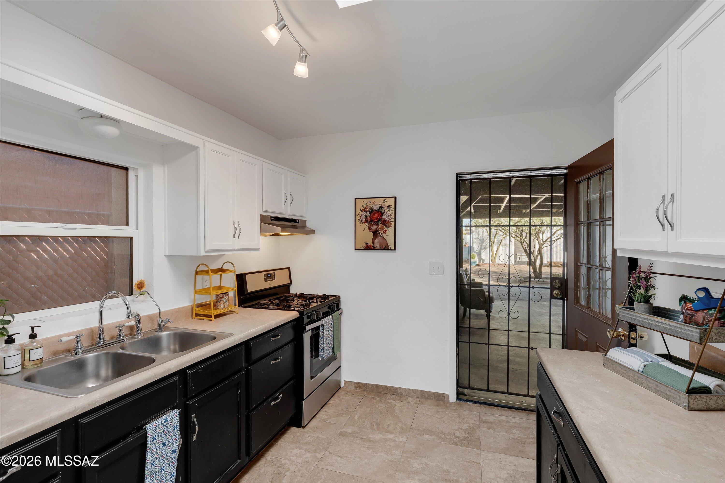 1112 W Huron Street