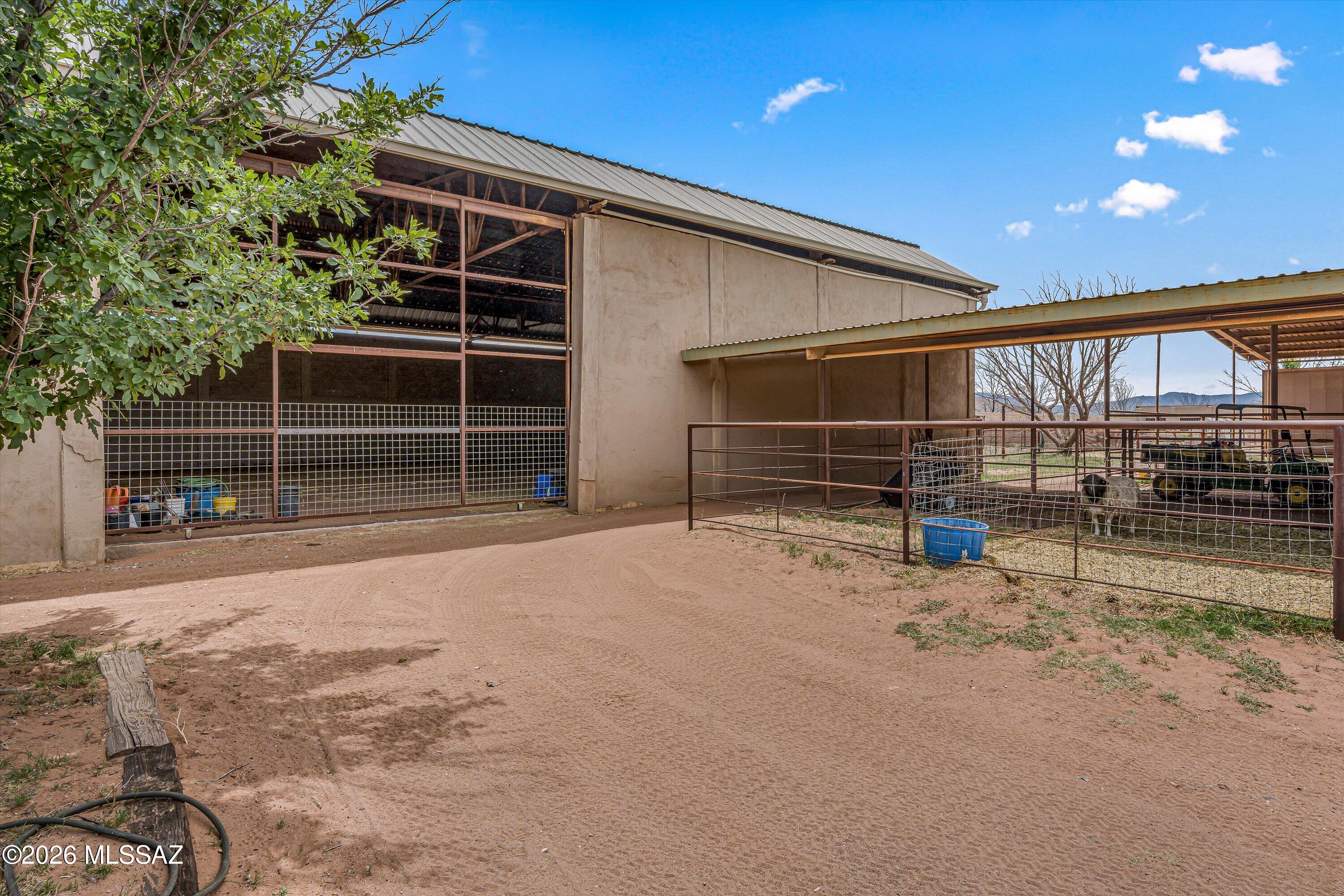 3661 E Antelope Road