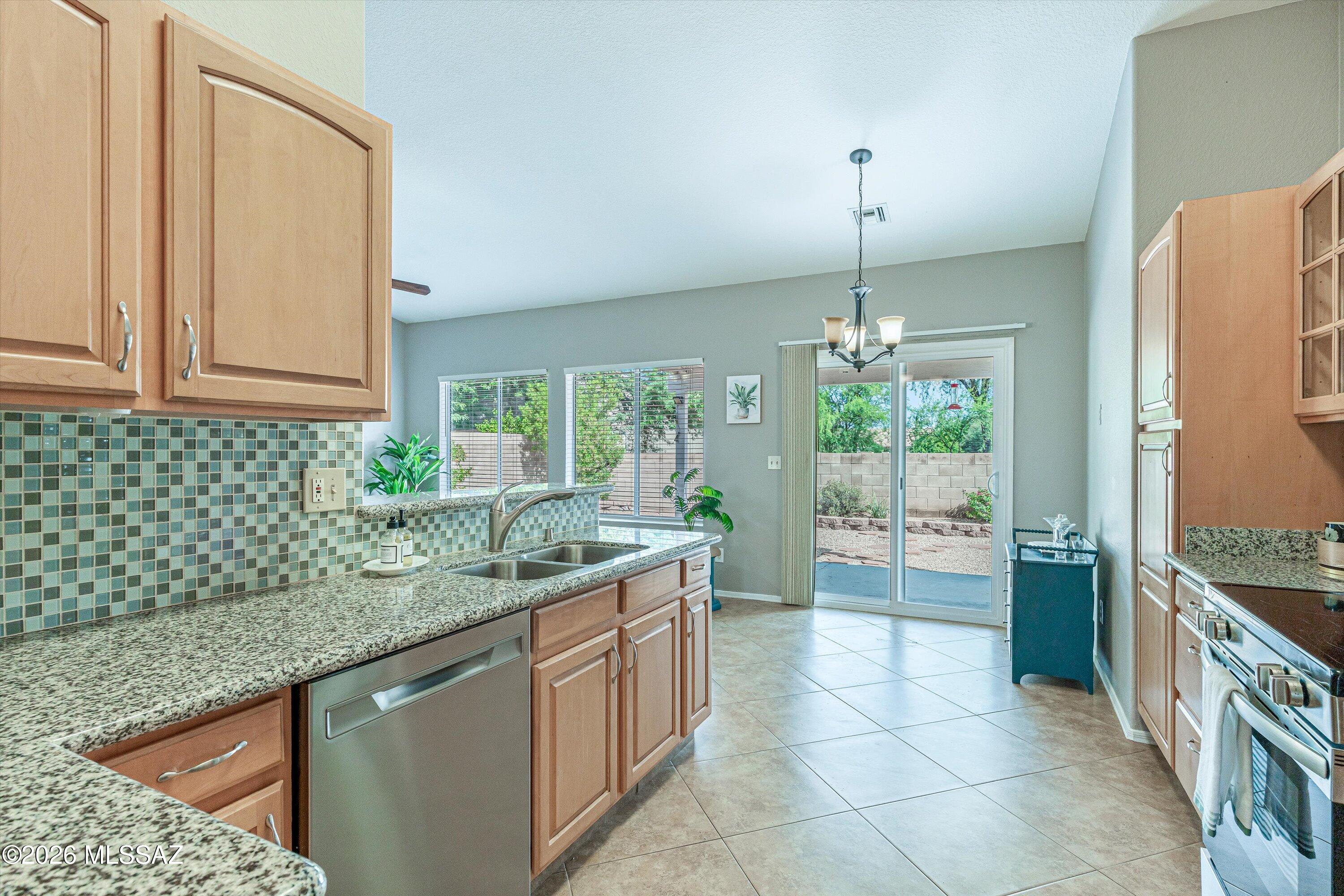 7600 W Summer Sun Lane