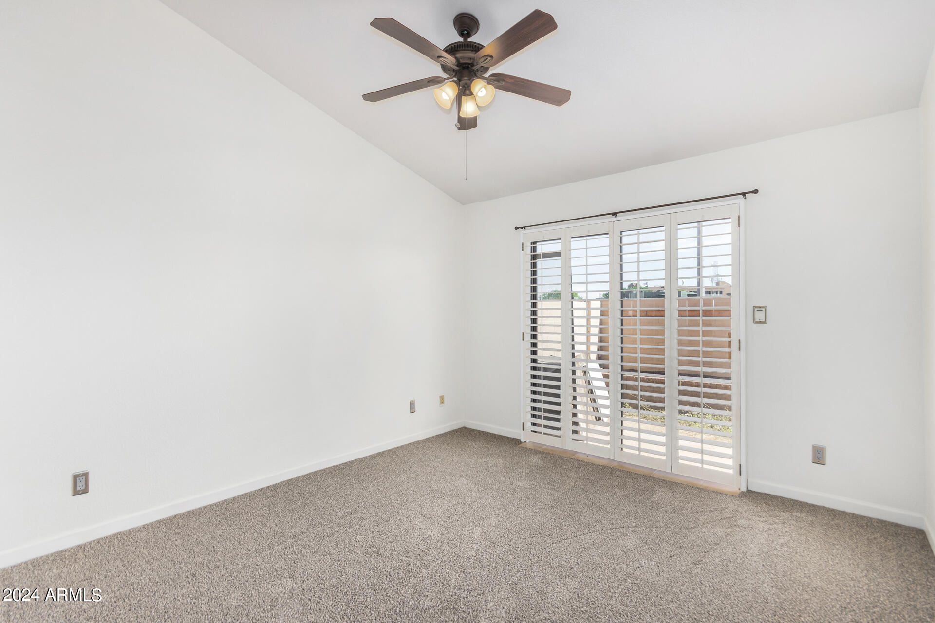 945 N PASADENA Street, 41
