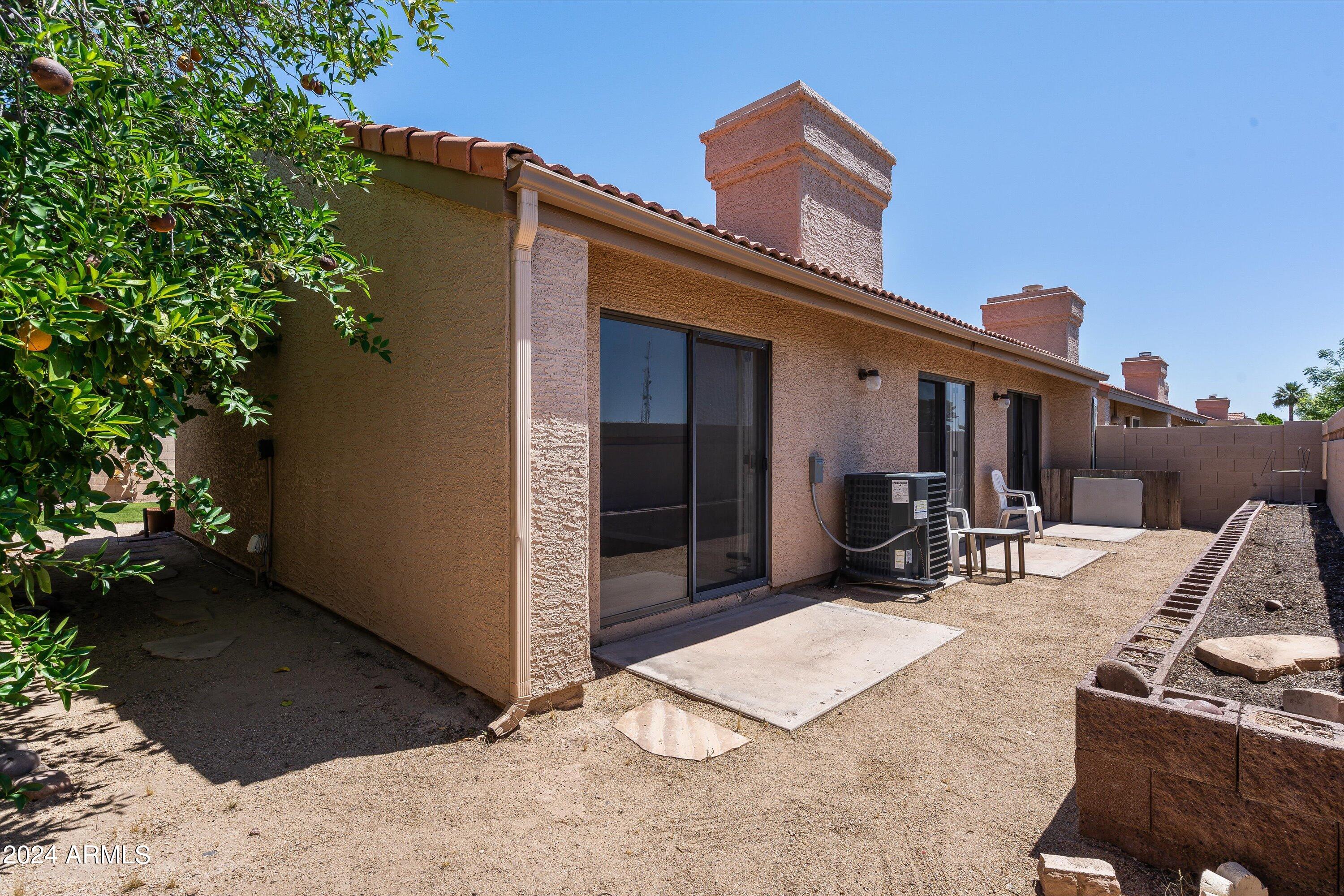 945 N PASADENA Street, 41
