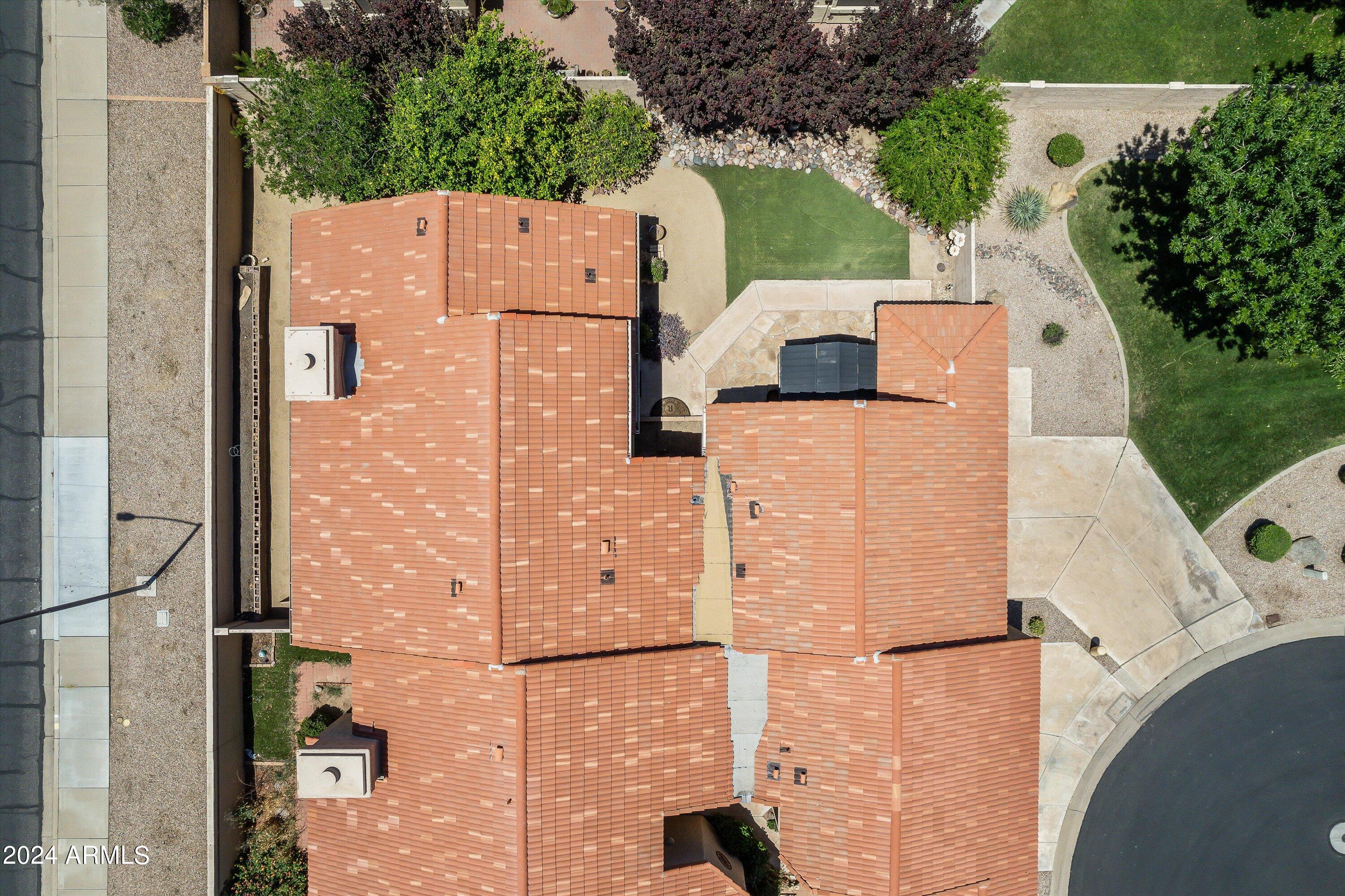 945 N PASADENA Street, 41