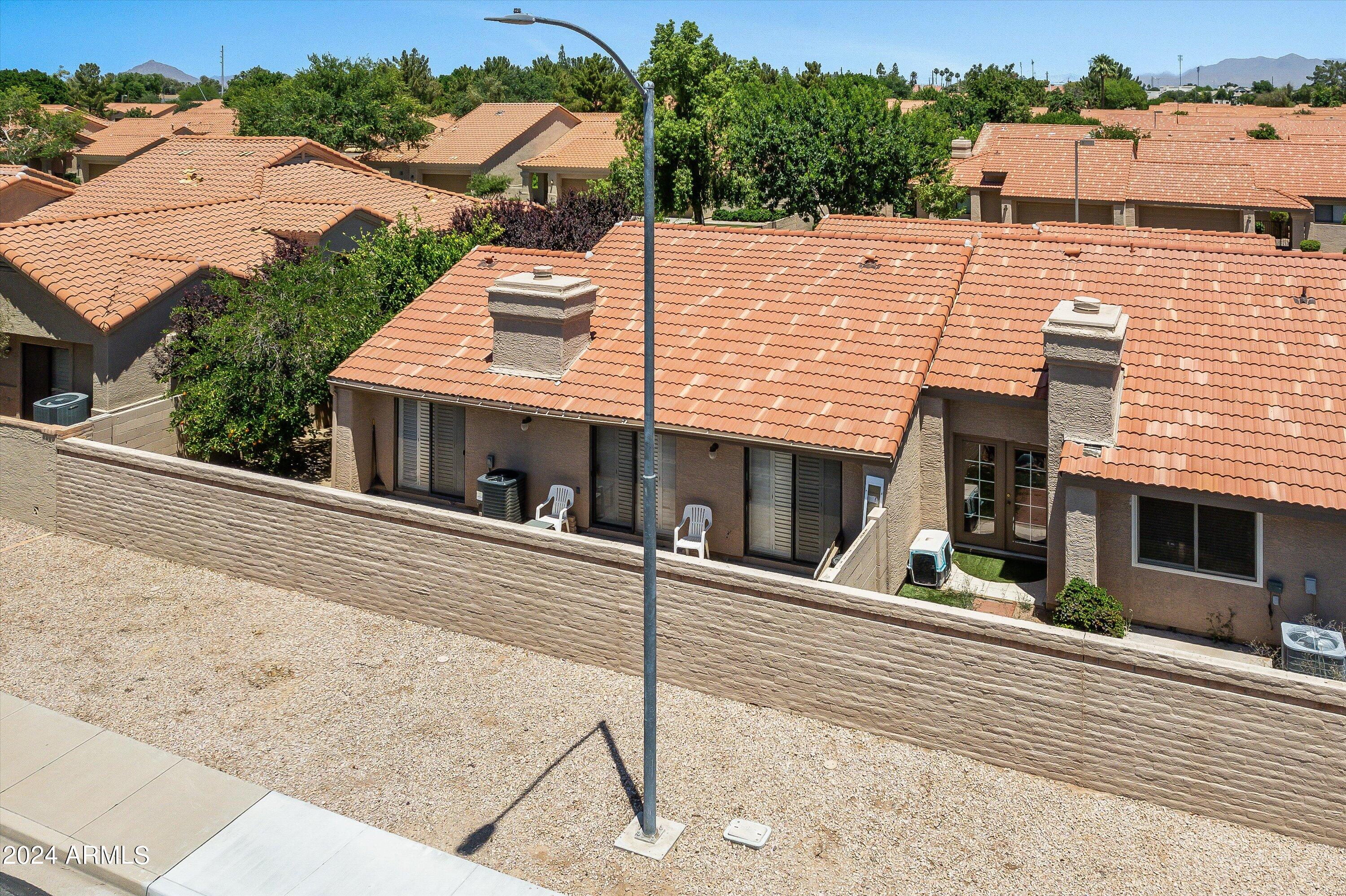 945 N PASADENA Street, 41