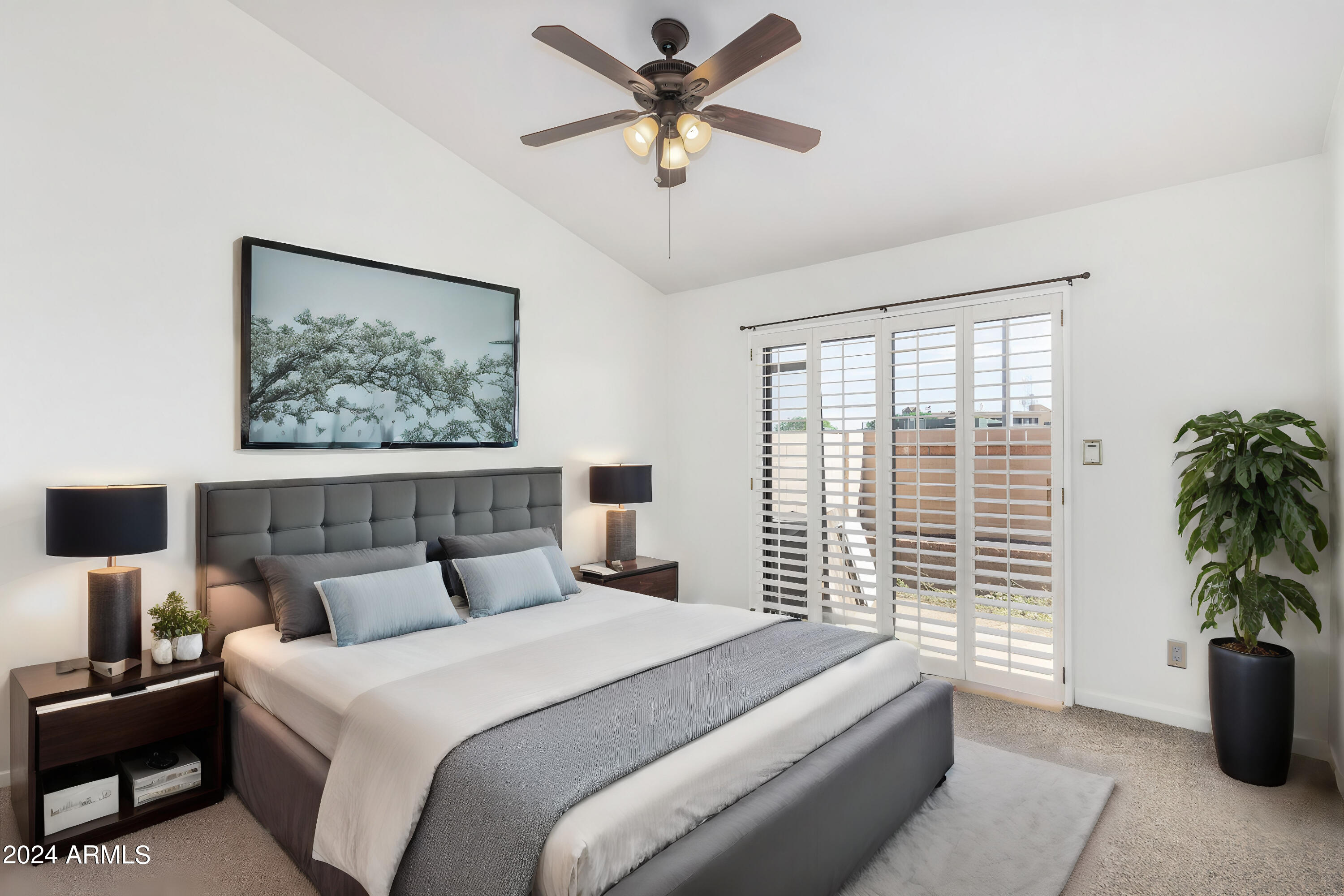 945 N PASADENA Street, 41
