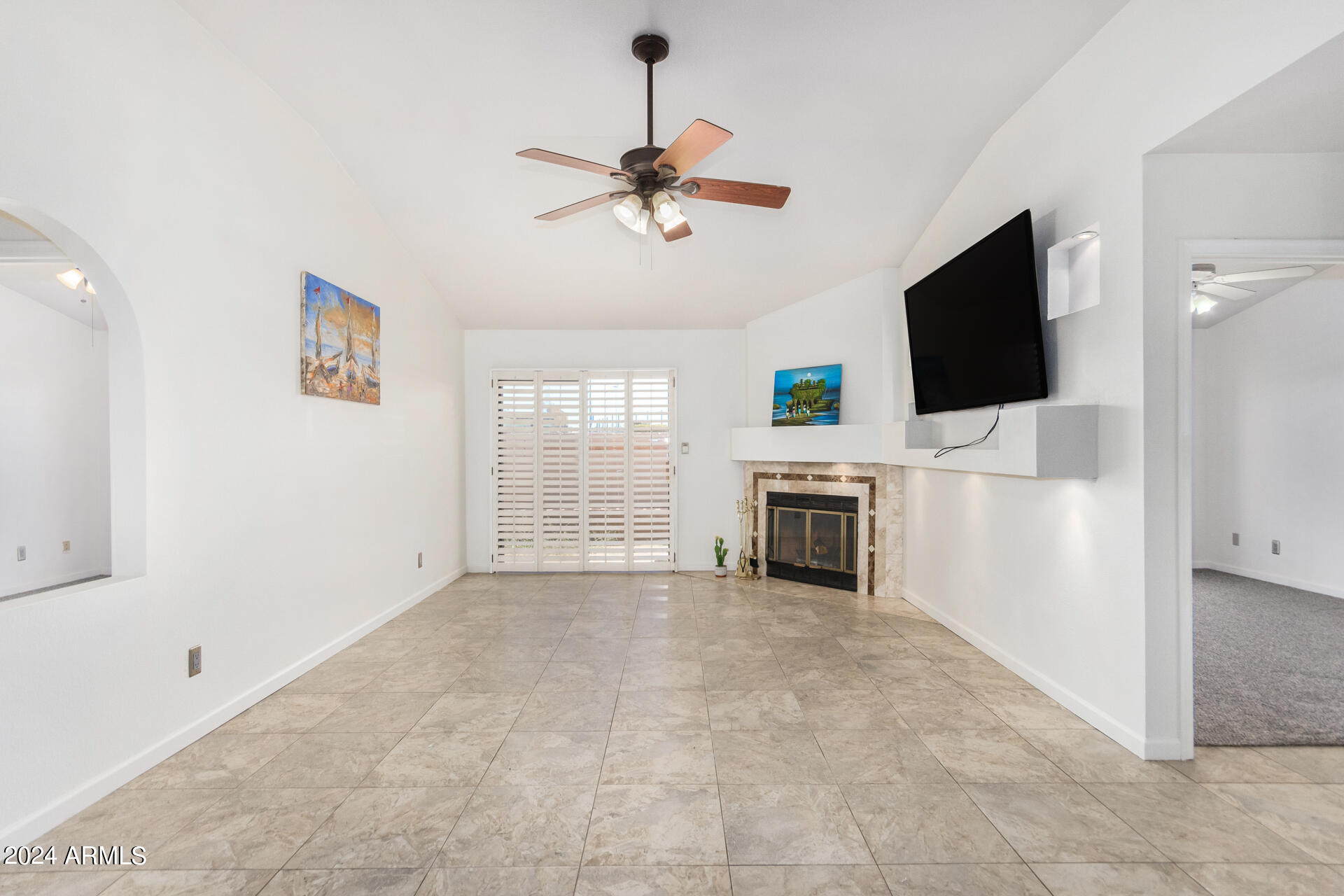 945 N PASADENA Street, 41