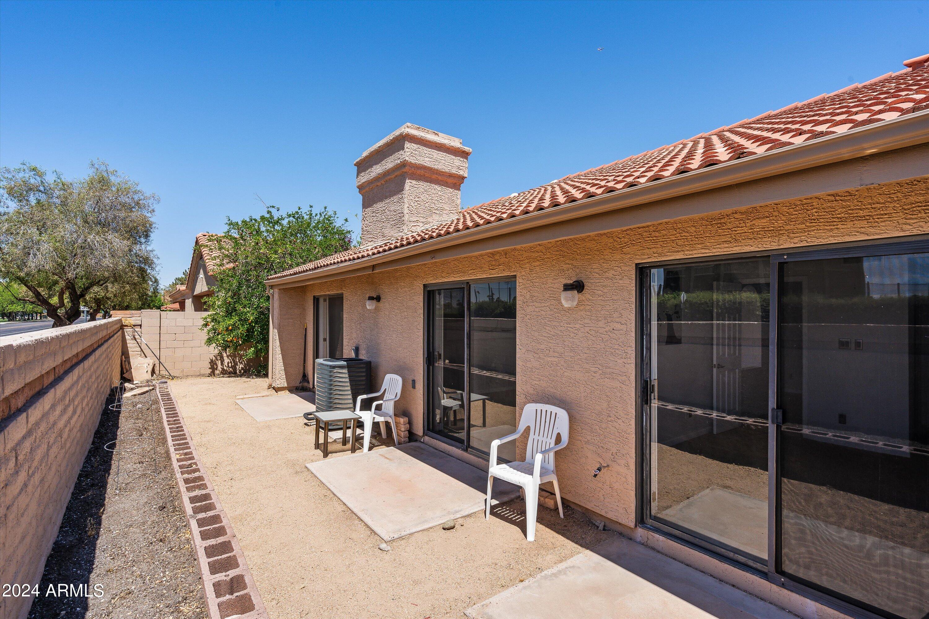 945 N PASADENA Street, 41