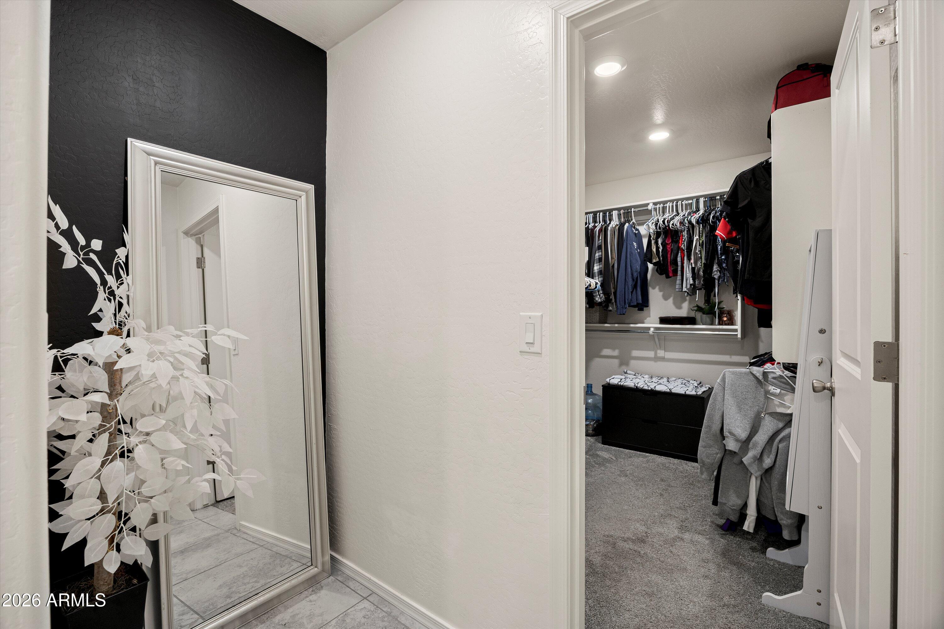 1442 W PINKLEY Avenue