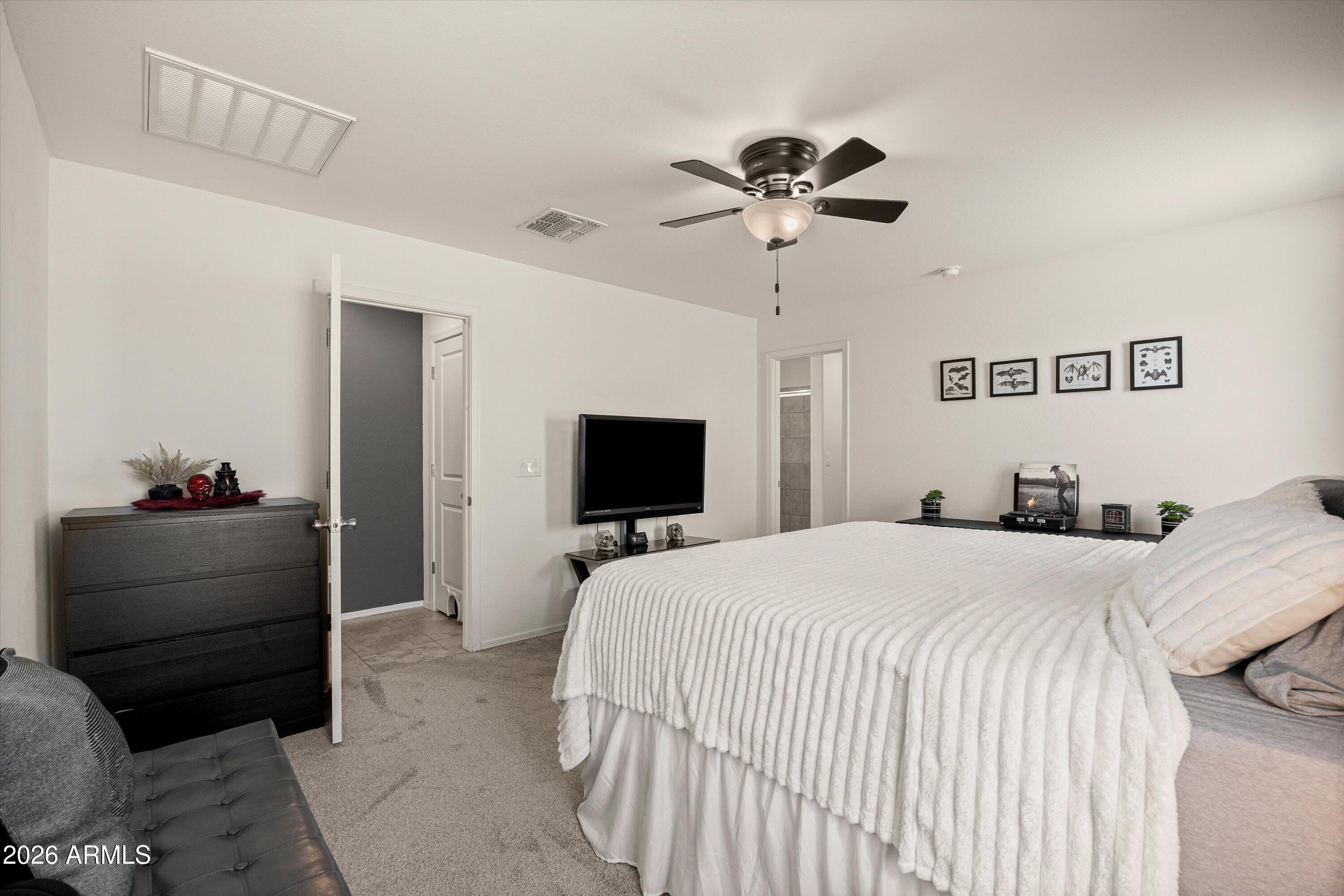 1442 W PINKLEY Avenue