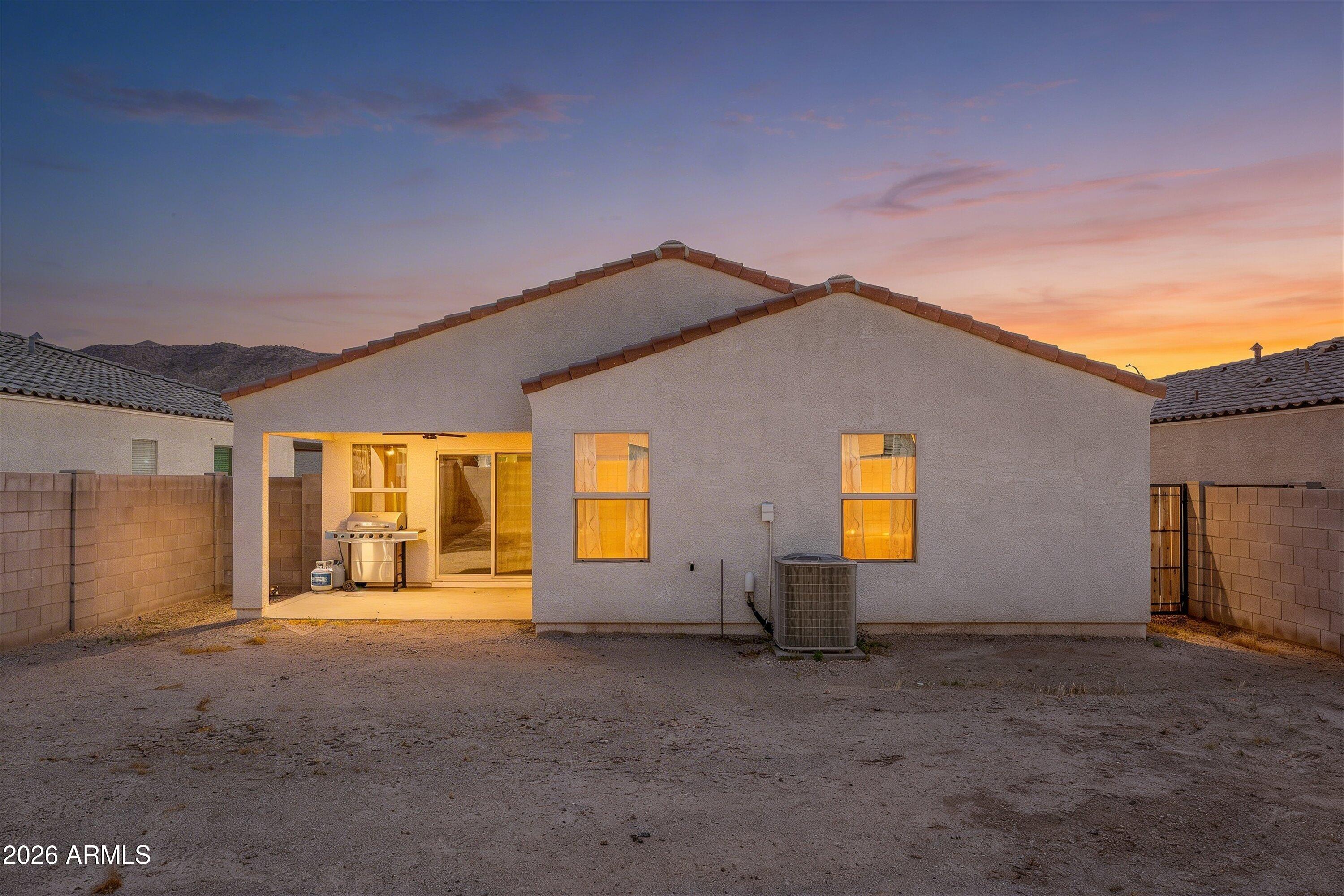 1442 W PINKLEY Avenue