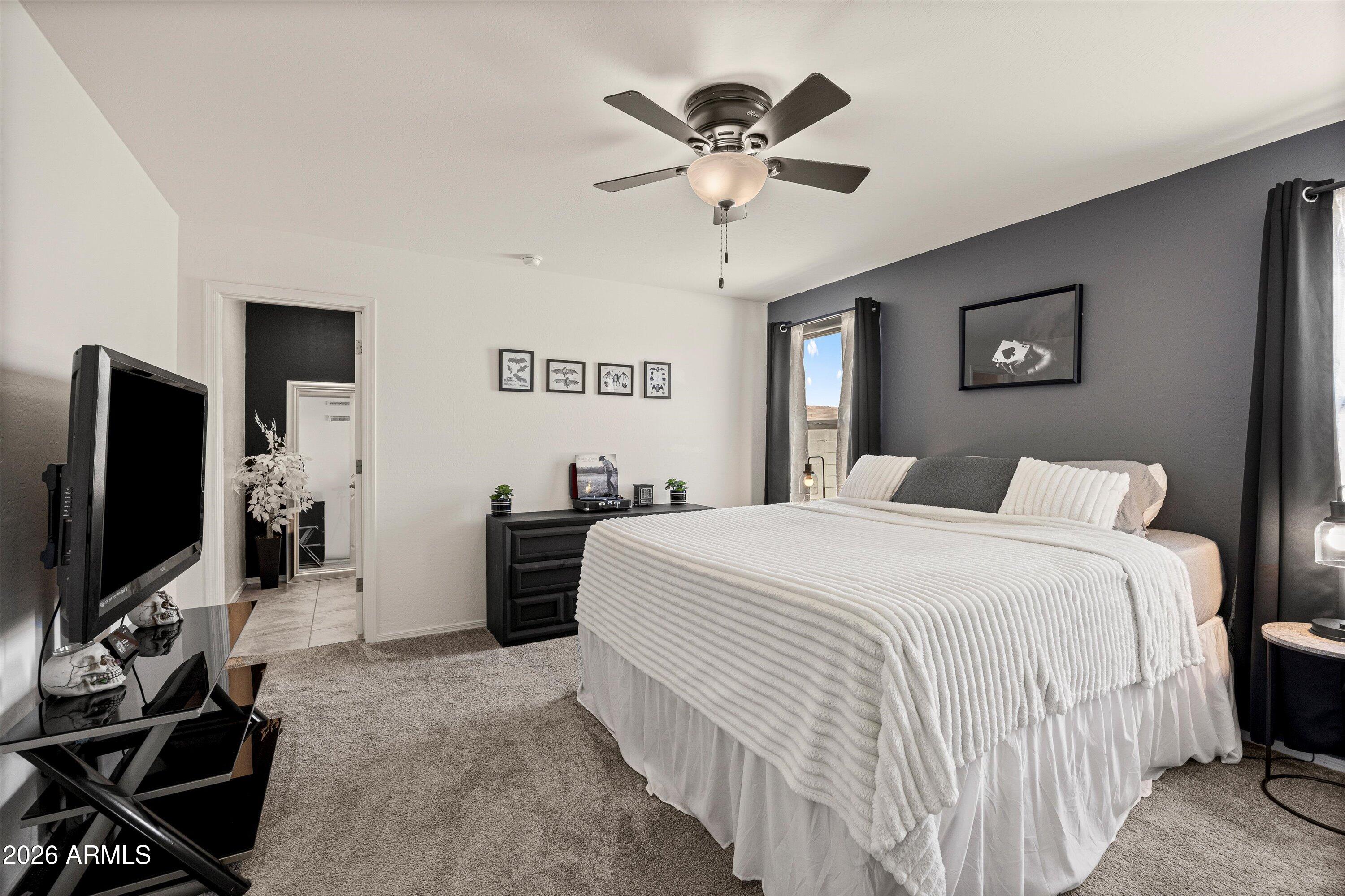 1442 W PINKLEY Avenue