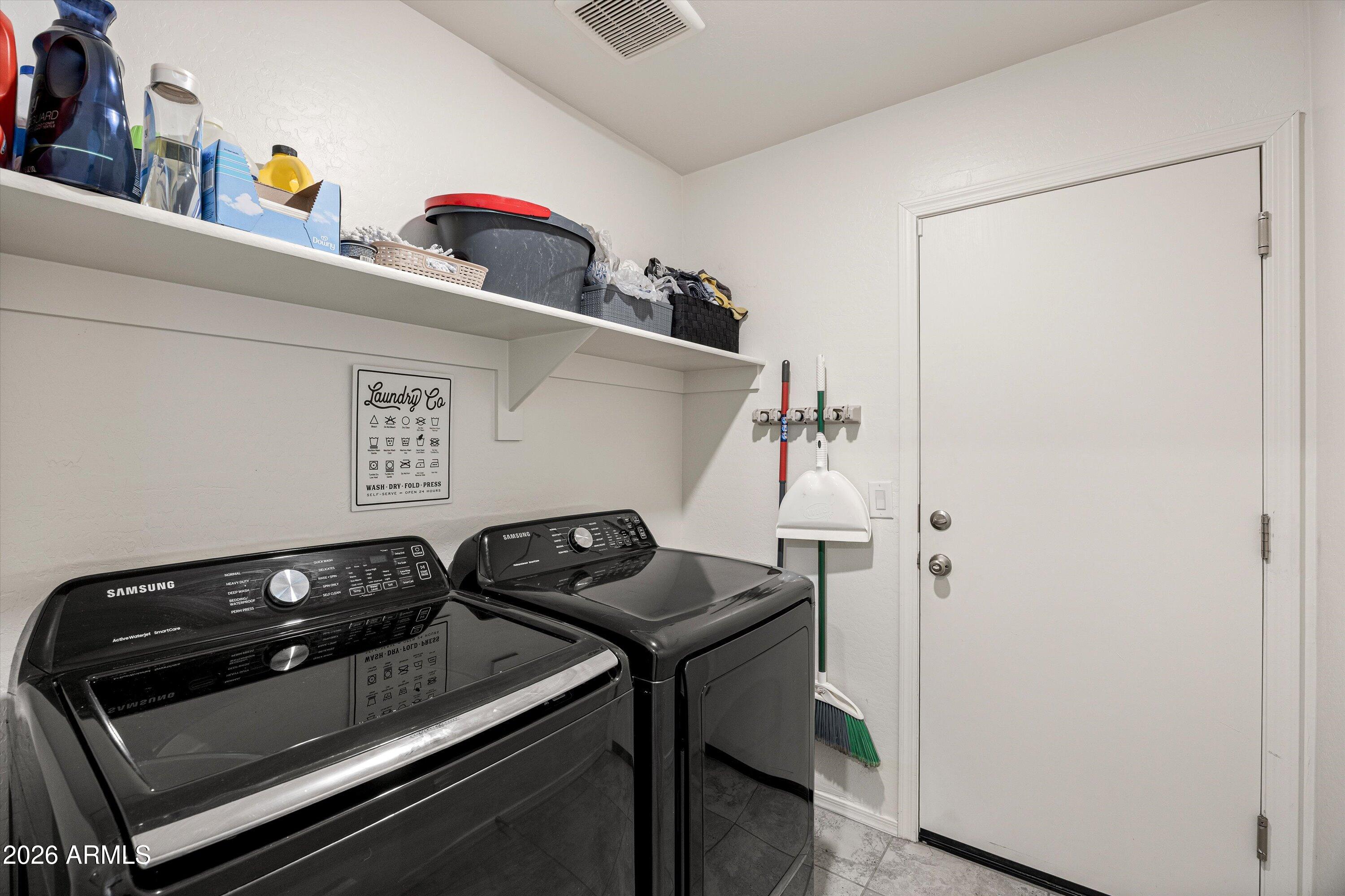 1442 W PINKLEY Avenue