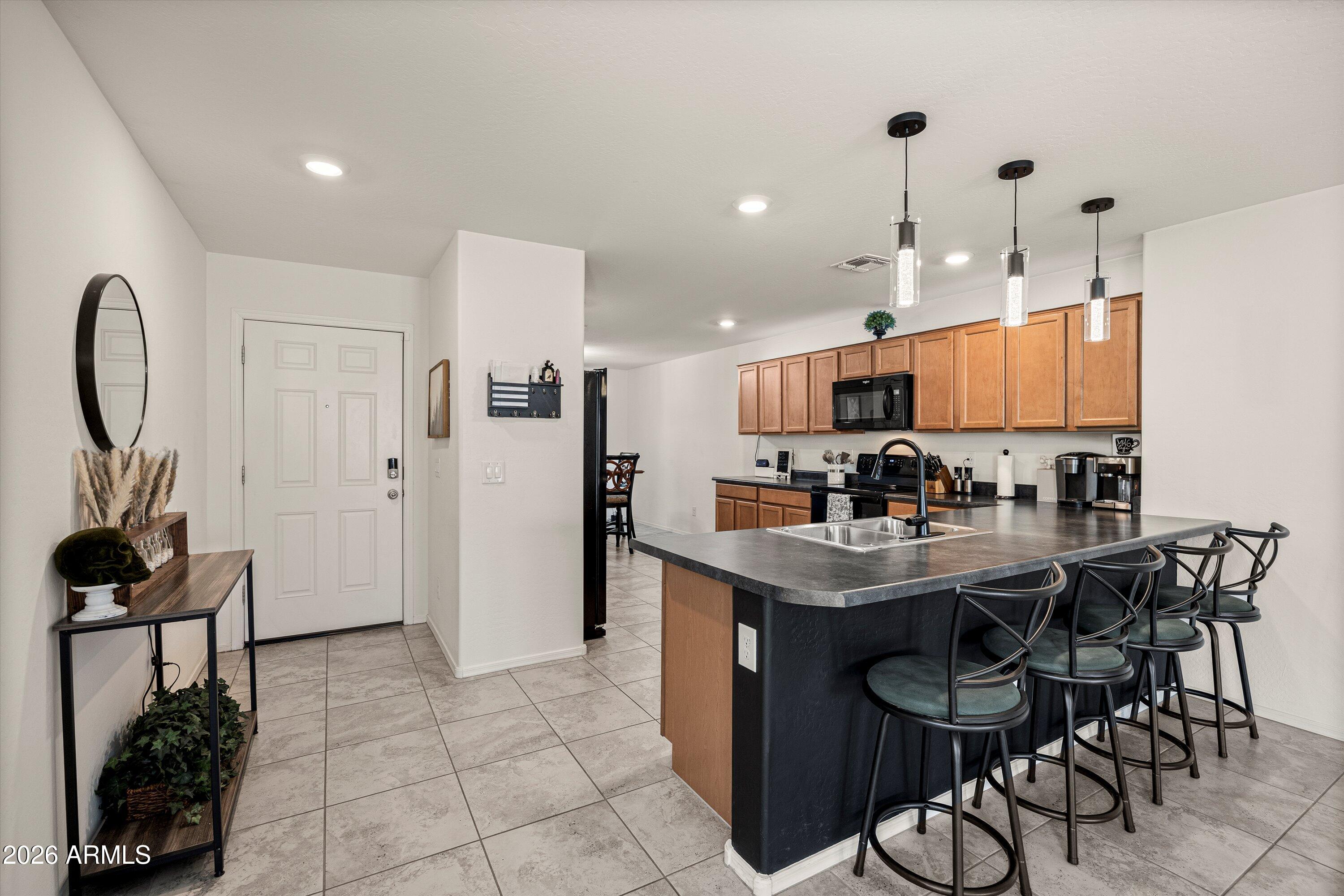 1442 W PINKLEY Avenue