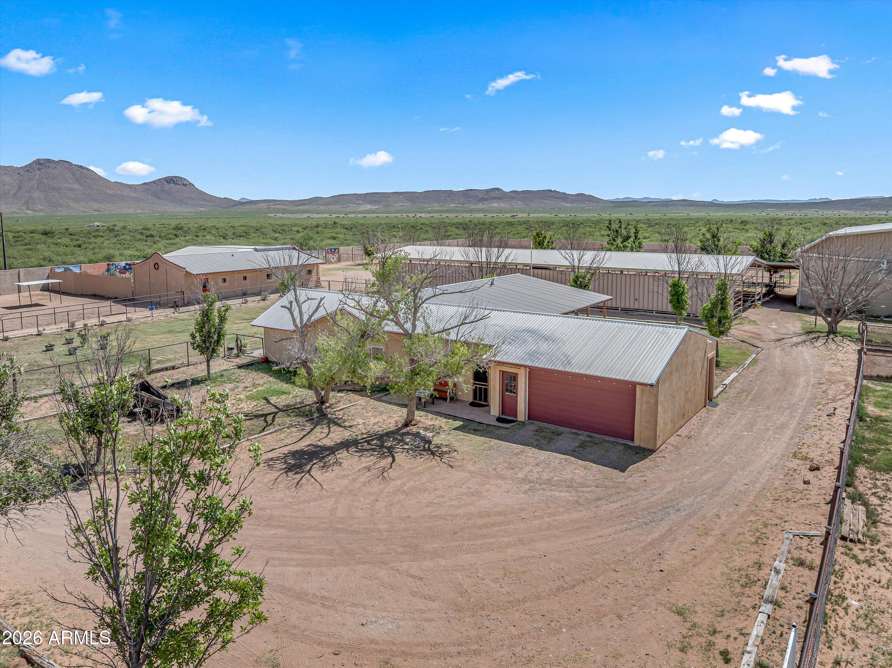 3661 E ANTELOPE Road