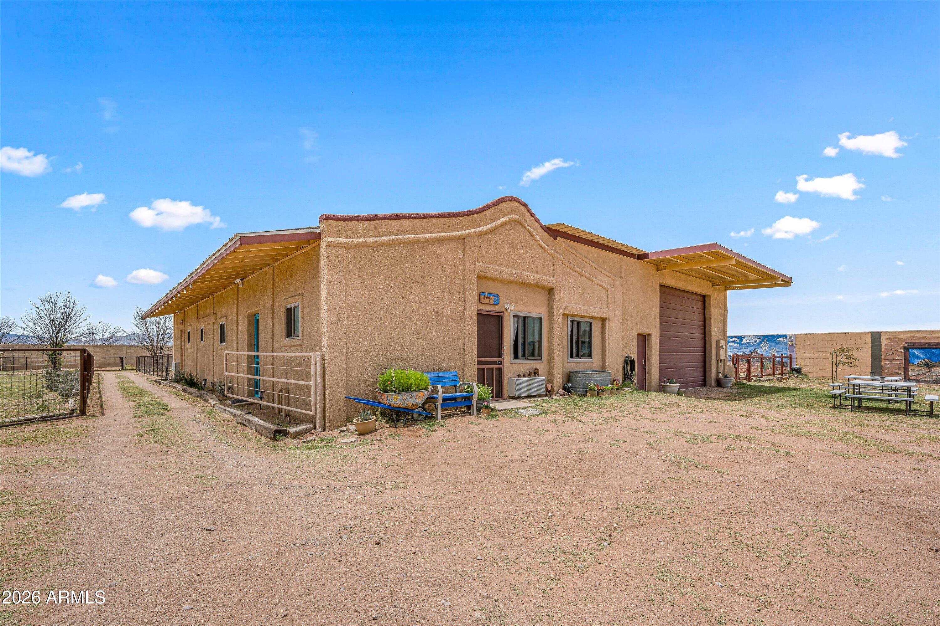 3661 E ANTELOPE Road