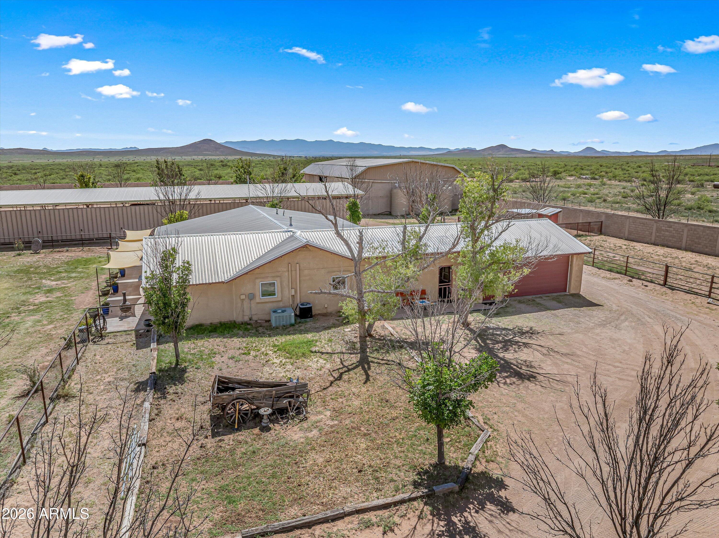 3661 E ANTELOPE Road