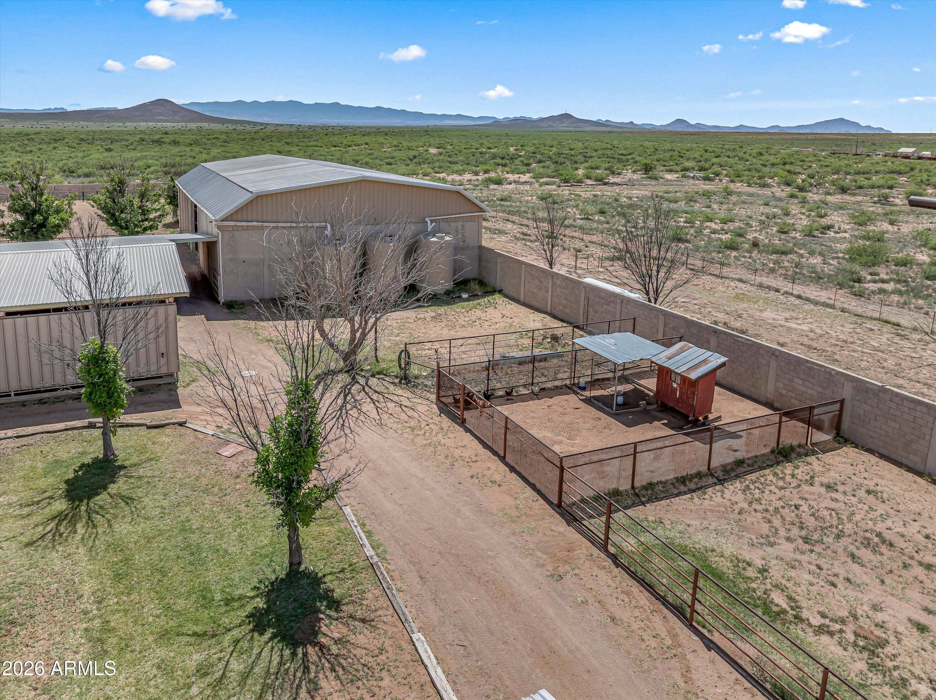 3661 E ANTELOPE Road