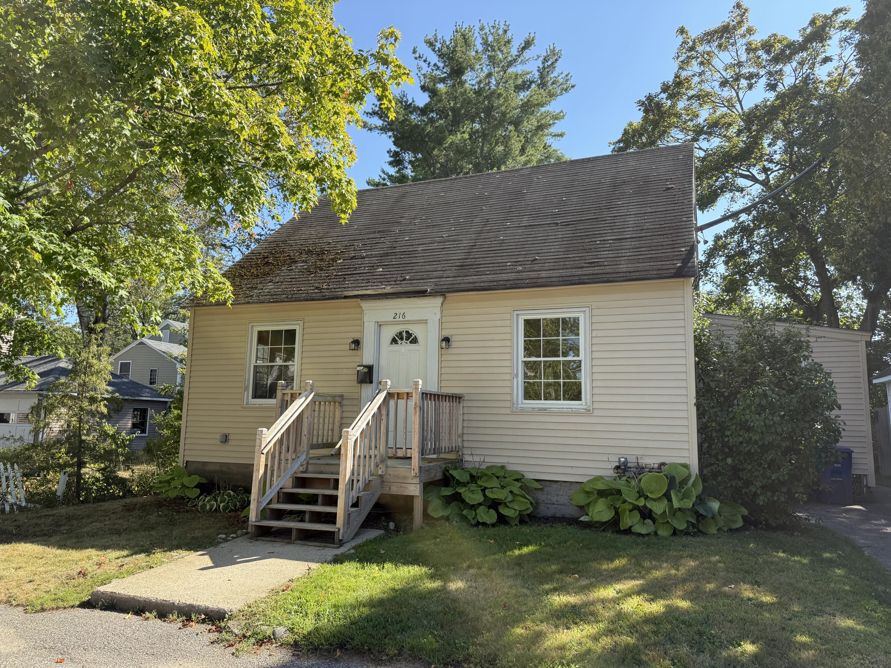 216 W W Valentine Street