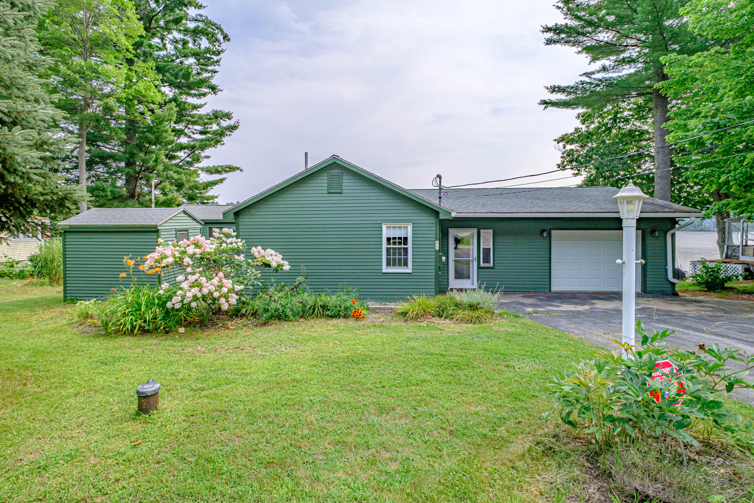 95 Loop Road