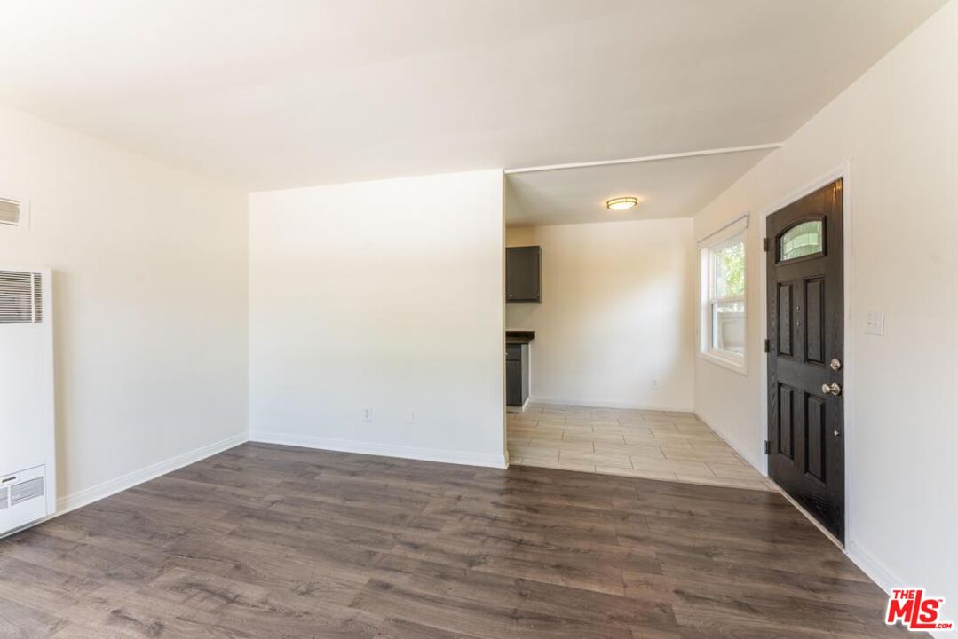 10708 Moorpark Street