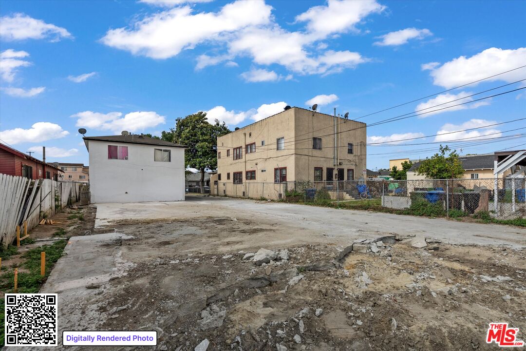 633 W 75th St