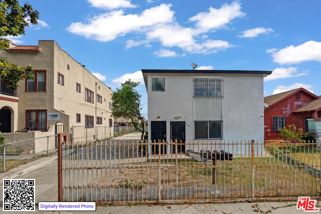 633 W 75th St
