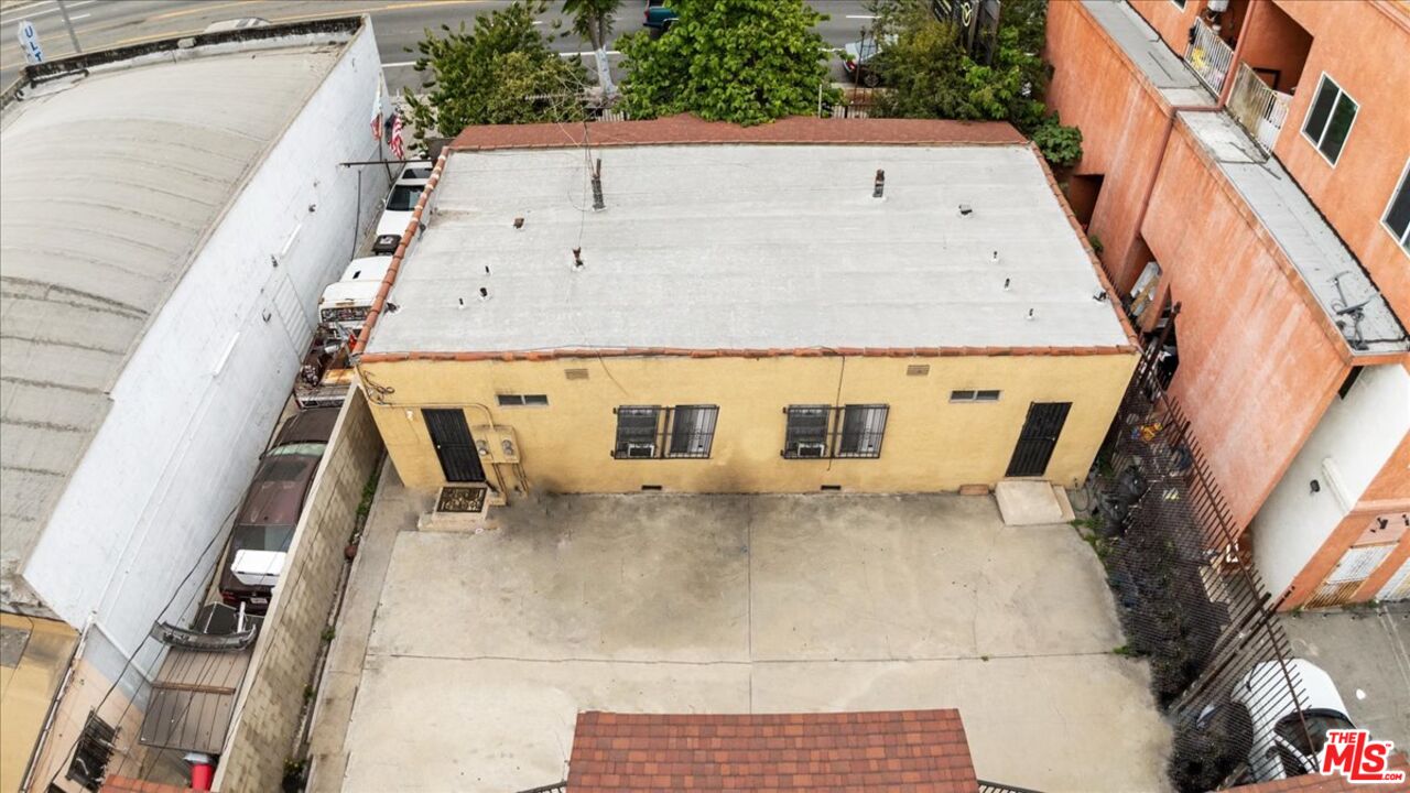 139 W Florence Ave
