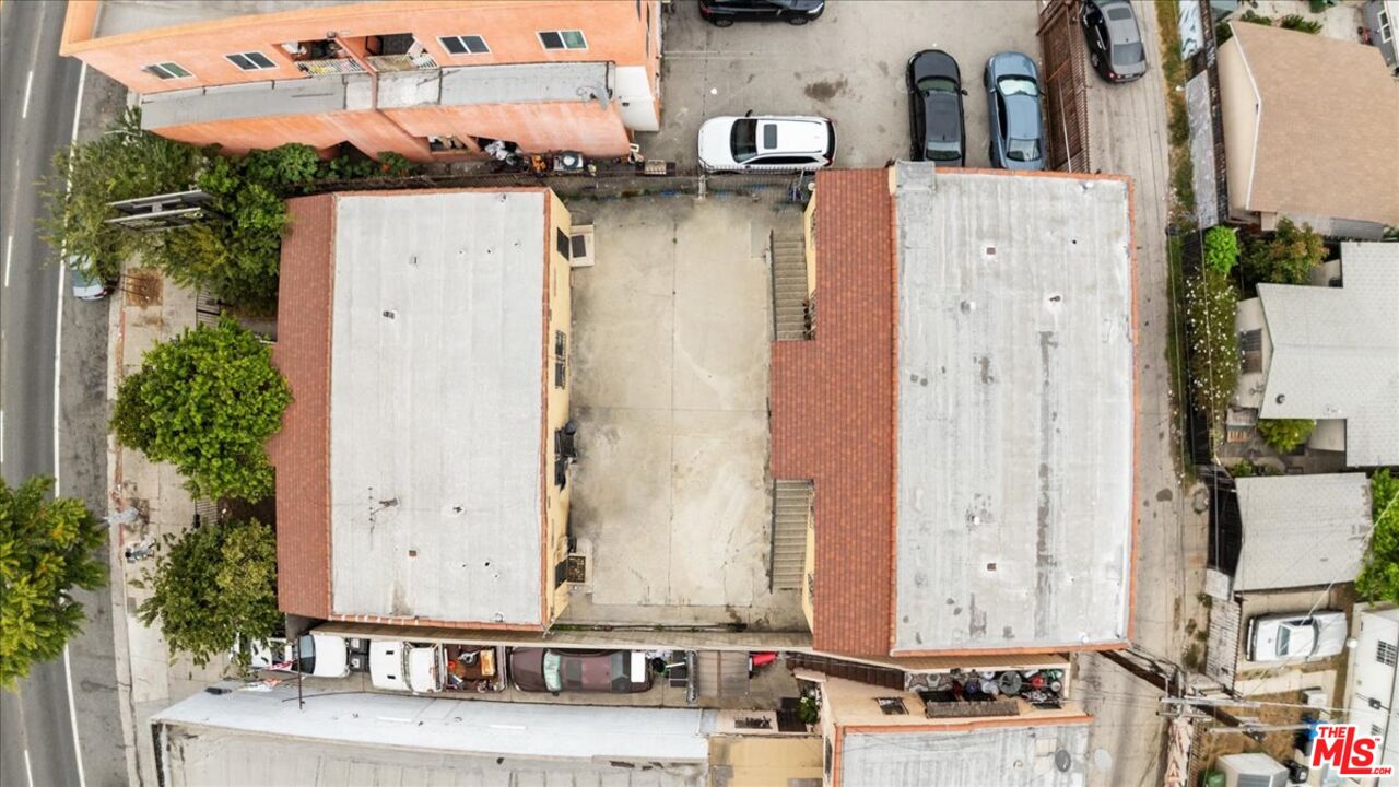 139 W Florence Ave