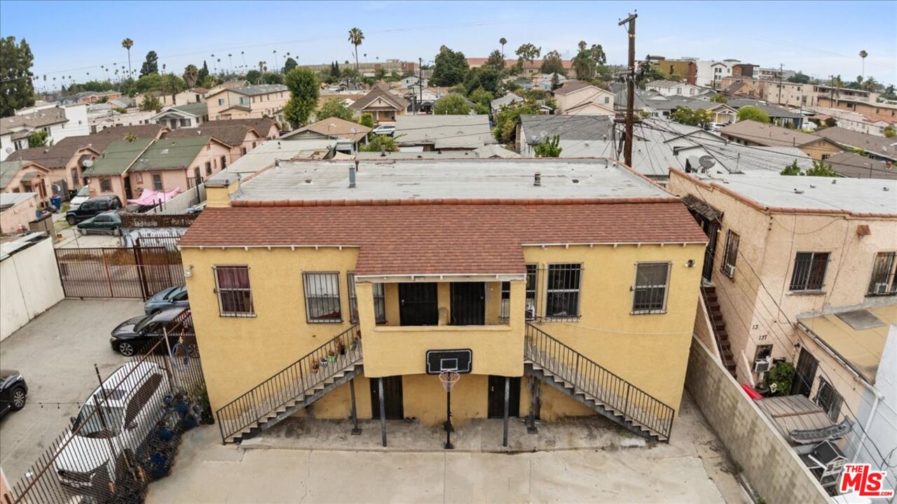 139 W Florence Ave