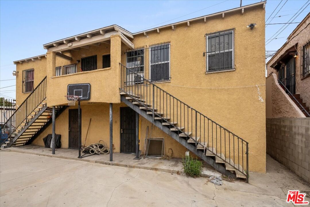 139 W Florence Ave