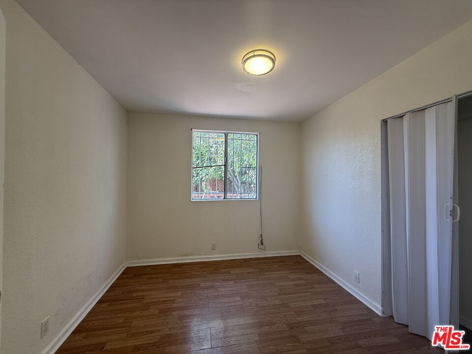 11233 Raymond Ave