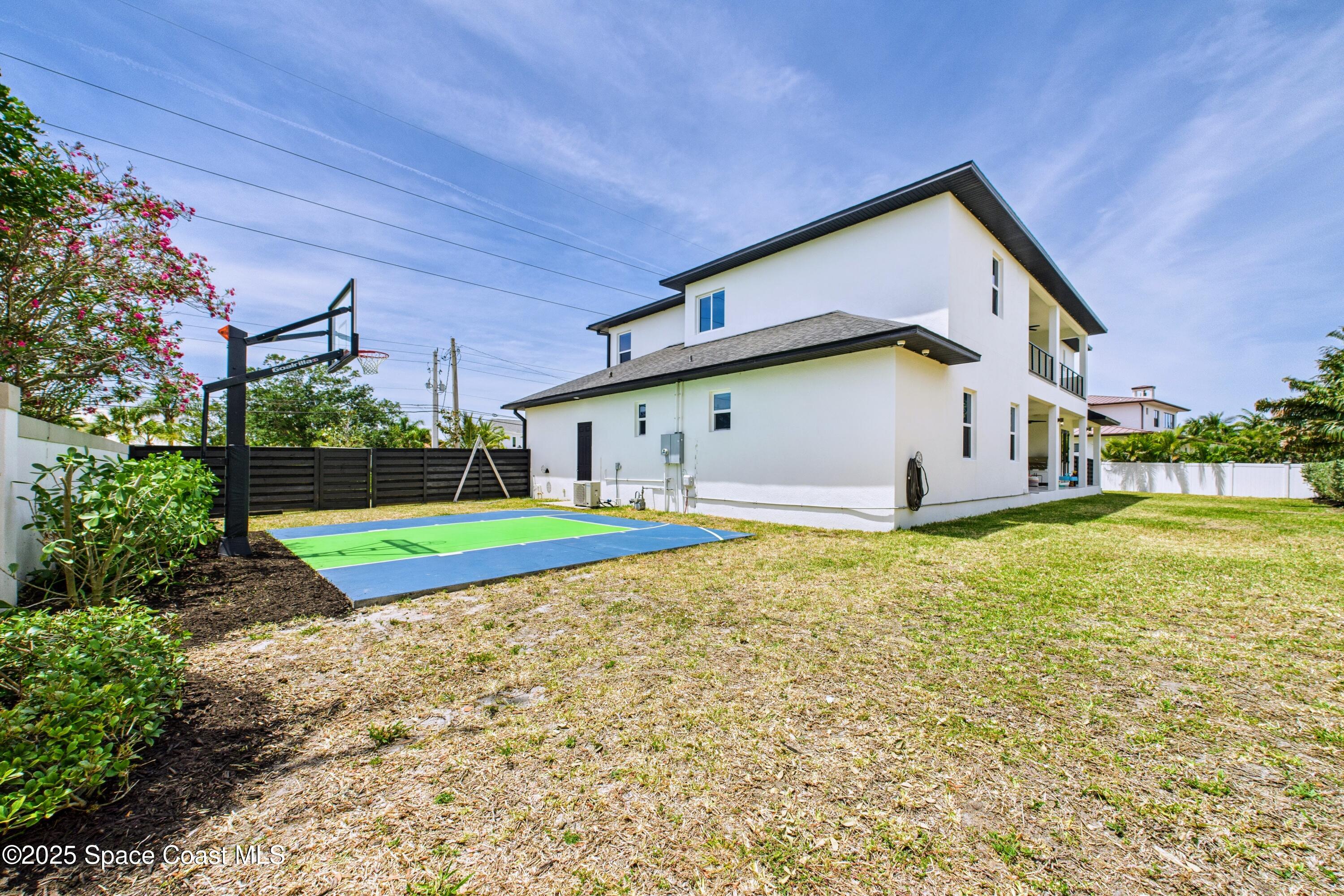 2345 N Riverside Drive