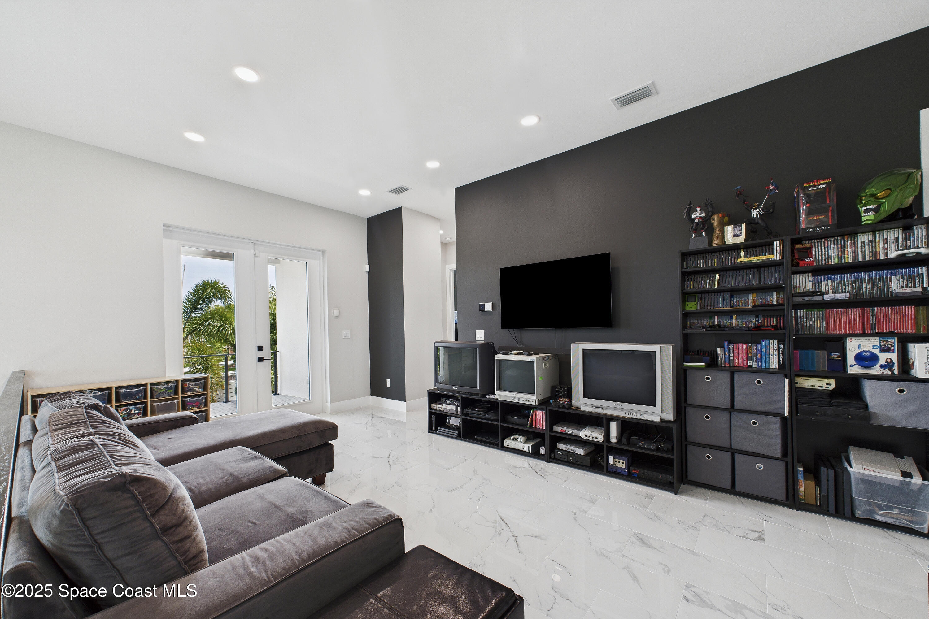 2345 N Riverside Drive