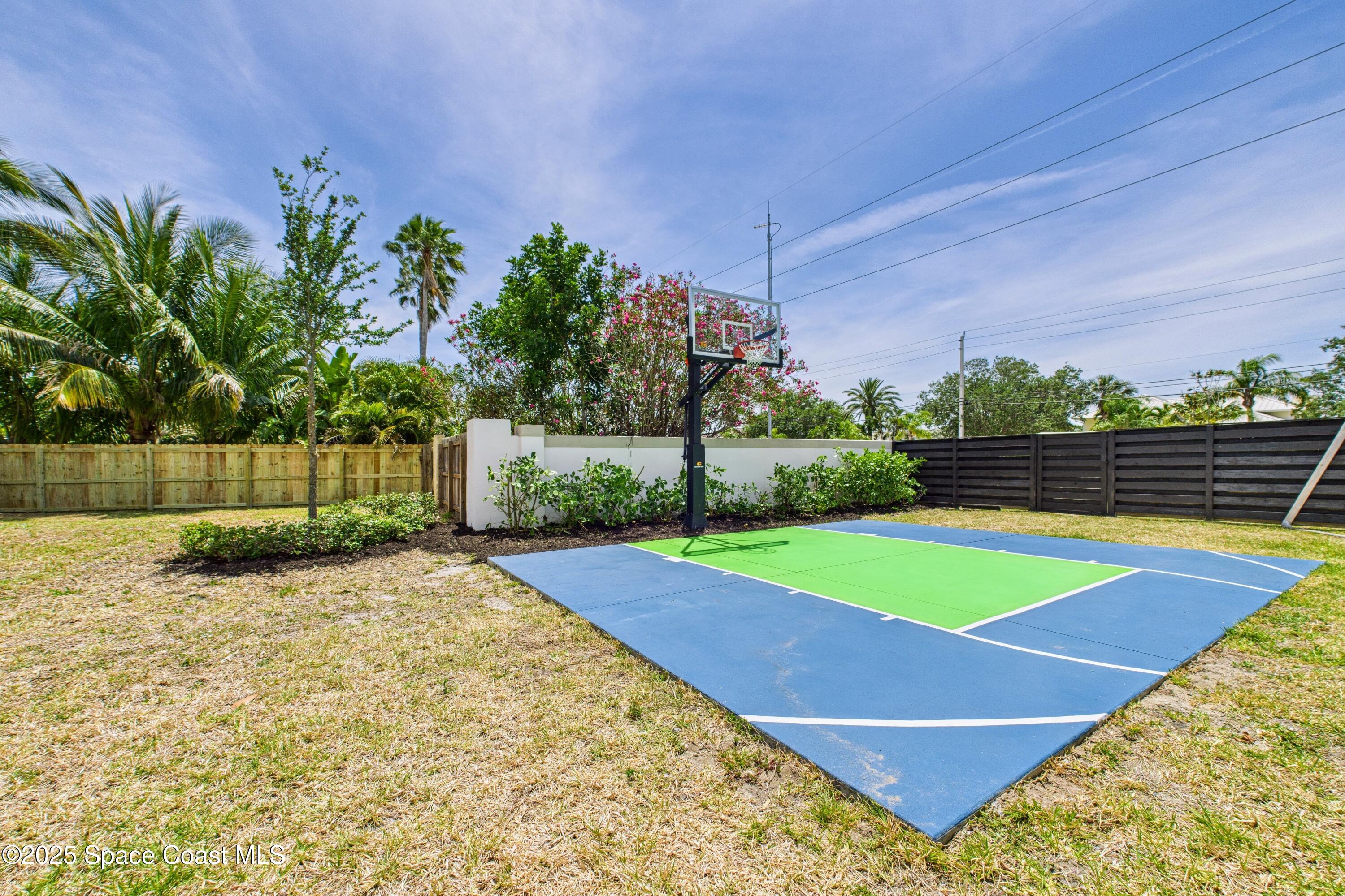 2345 N Riverside Drive