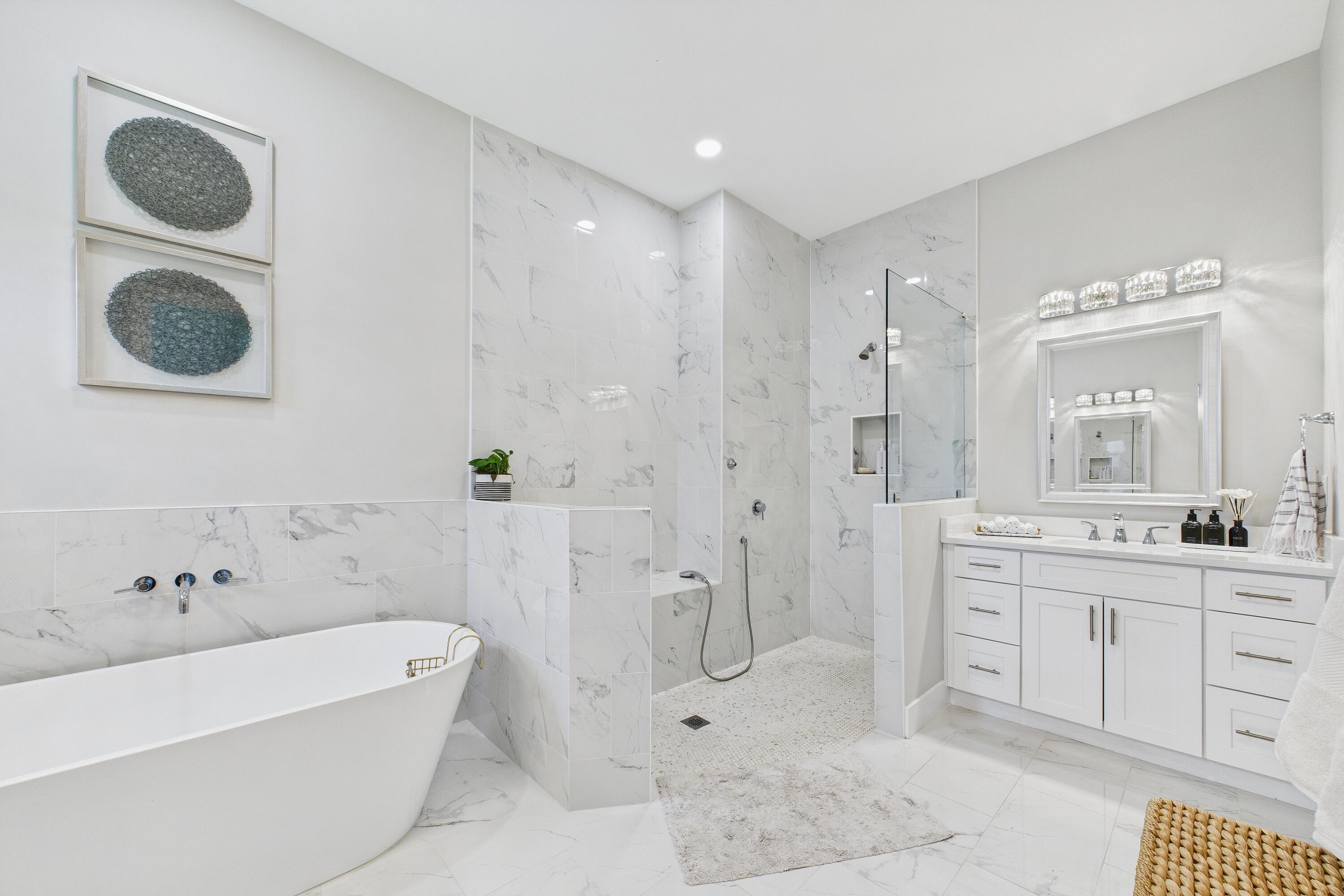 2345 N Riverside Drive