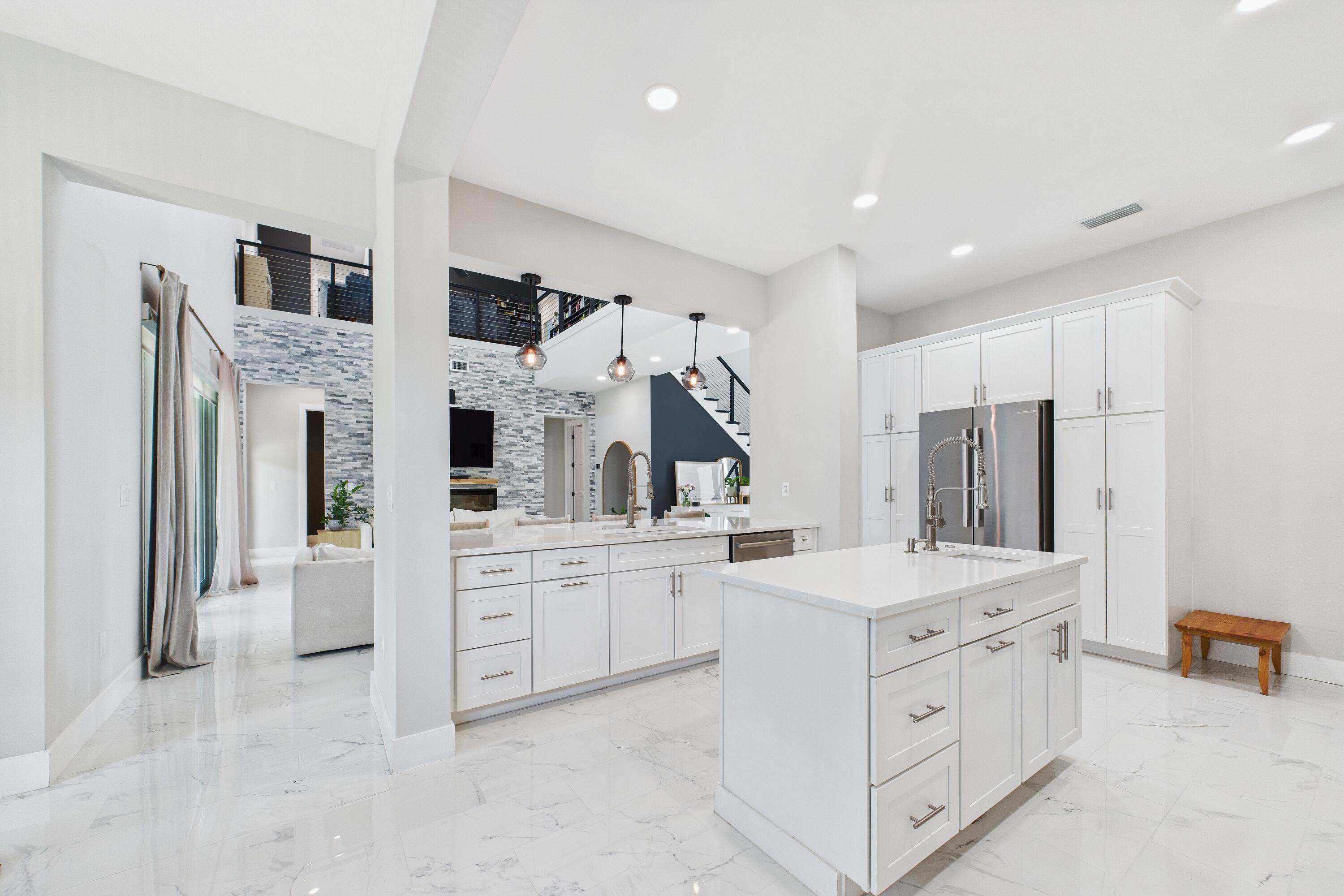 2345 N Riverside Drive