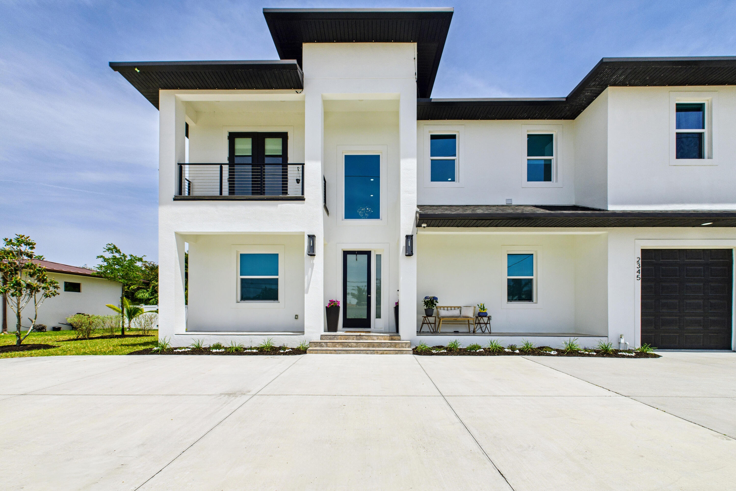 2345 N Riverside Drive