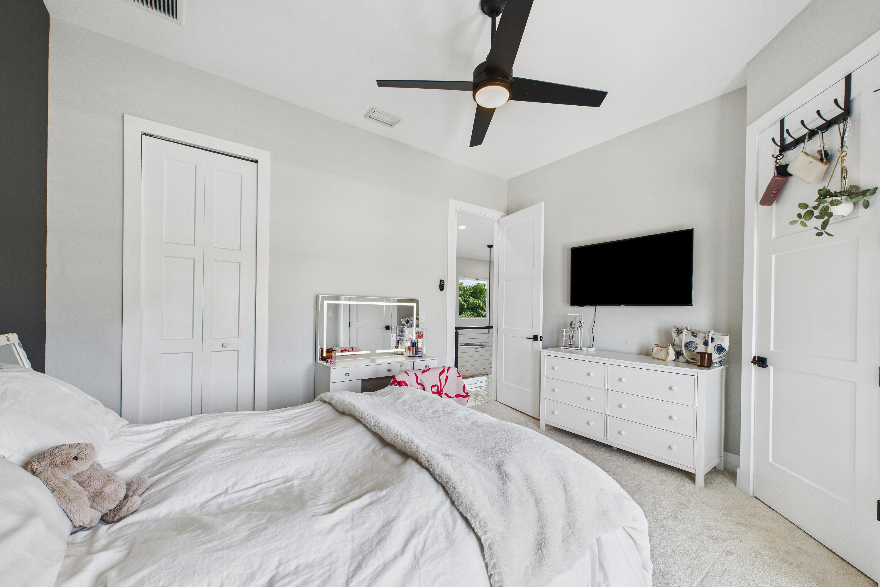 2345 N Riverside Drive