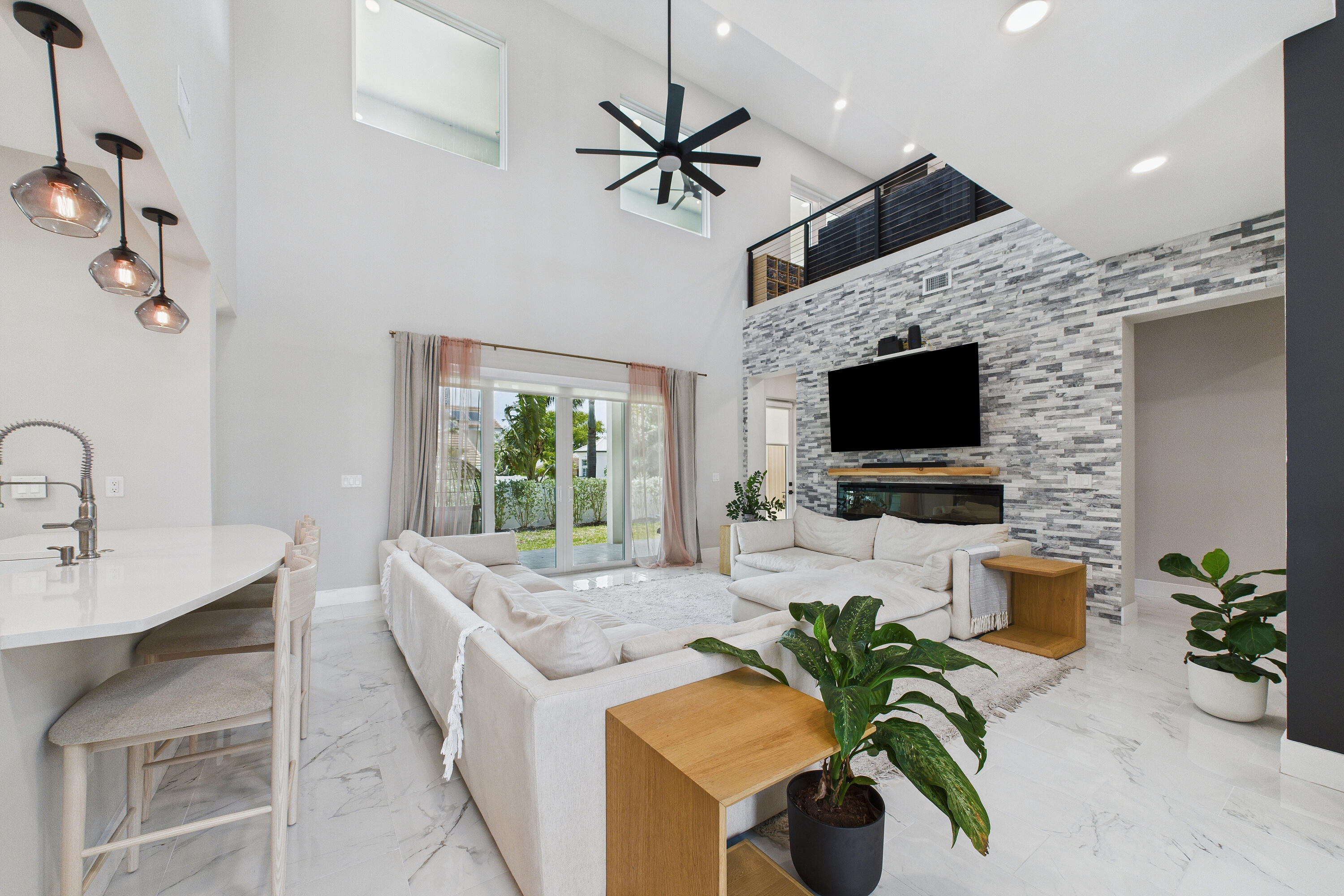 2345 N Riverside Drive