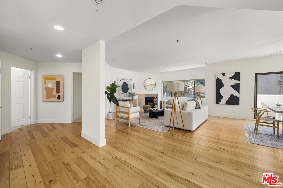 1722 Malcolm Ave Unit: 405