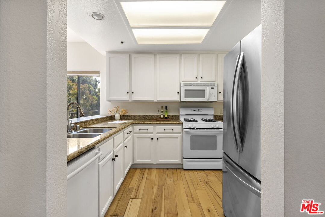 1722 Malcolm Ave Unit: 405
