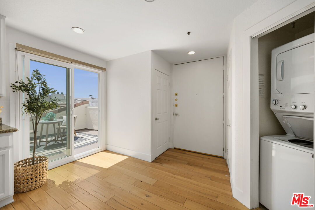1722 Malcolm Ave Unit: 405
