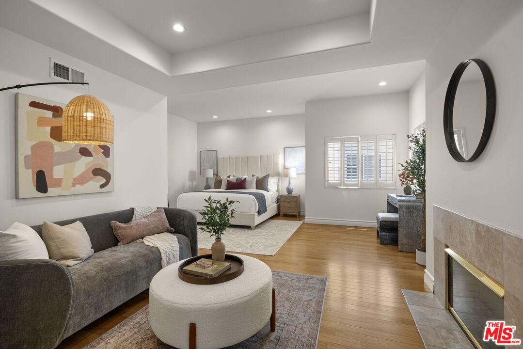 640 N Sweetzer Ave Unit: 8