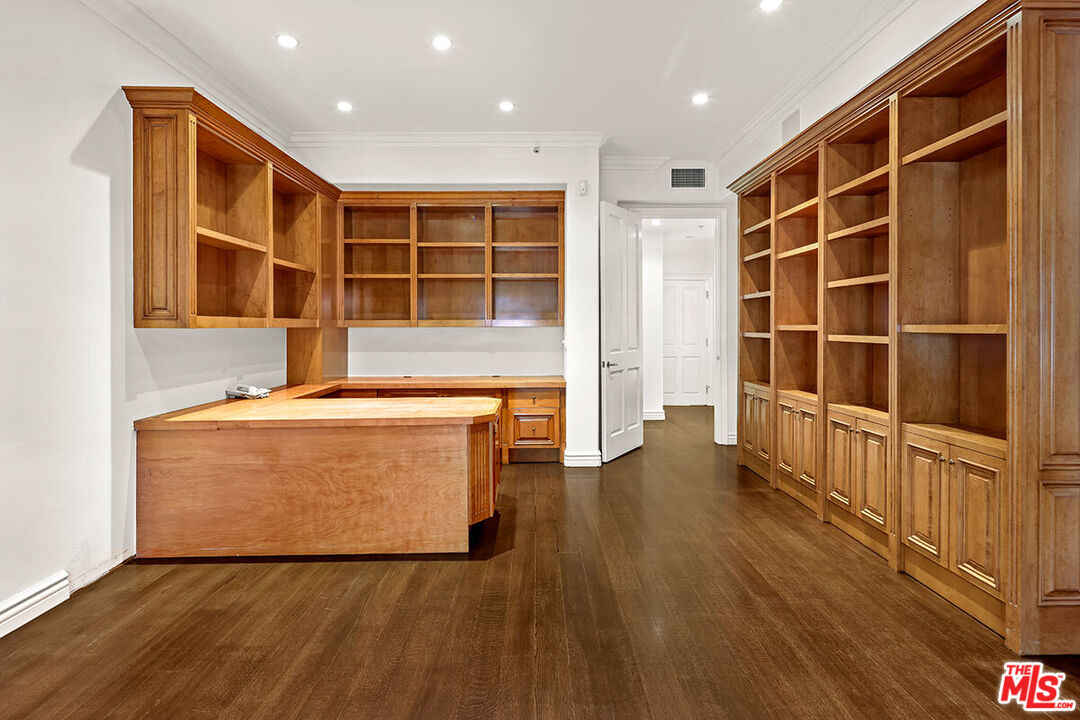 11500 San Vicente Blvd Unit: 220