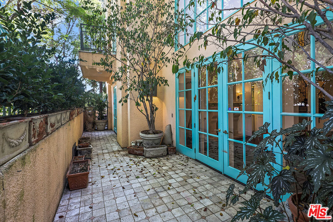 11500 San Vicente Blvd Unit: 220